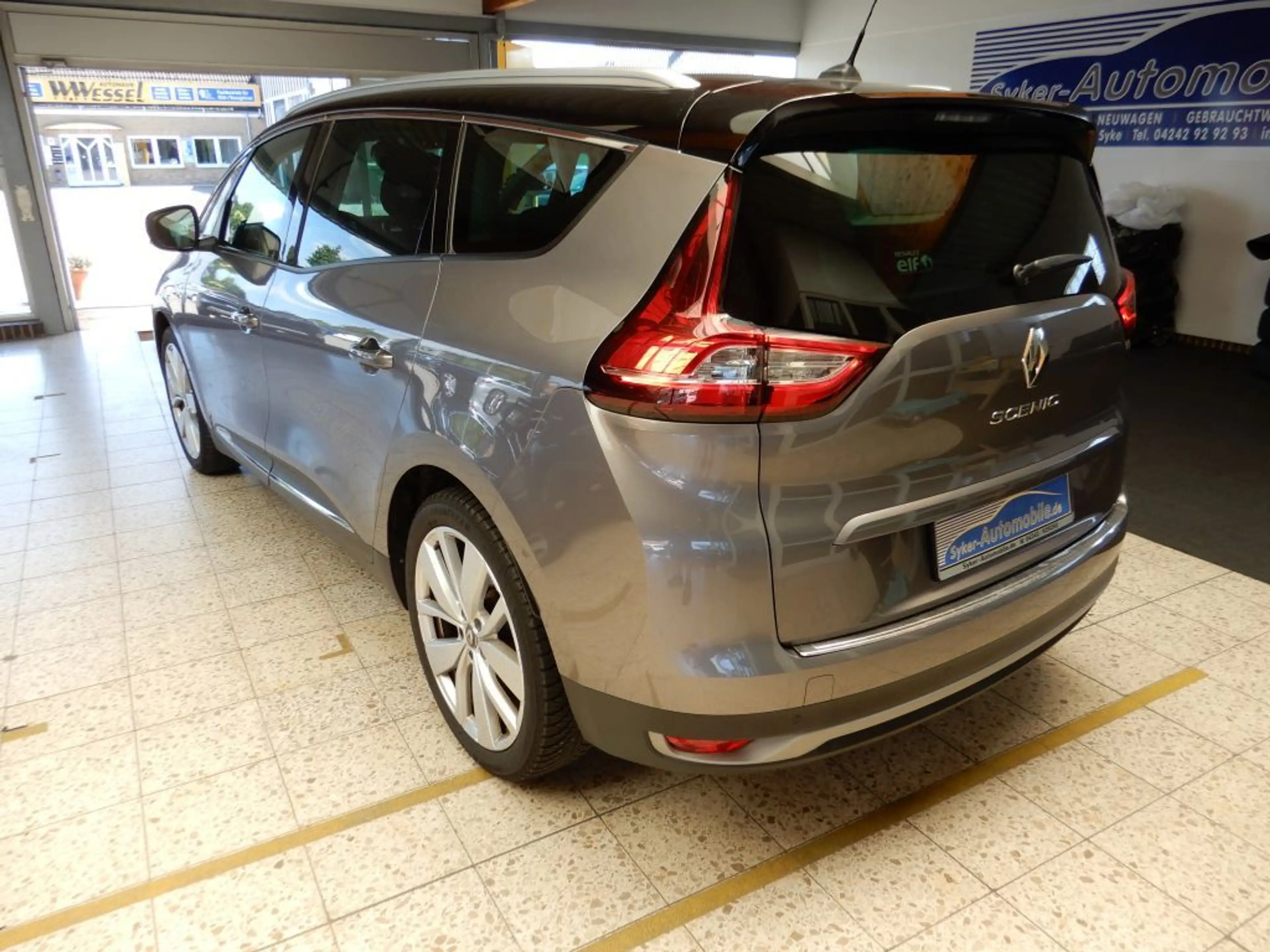 Renault Grand Scenic TCe 160 EDC Deluxe- LIMITED, 7-Sitz — photo 8