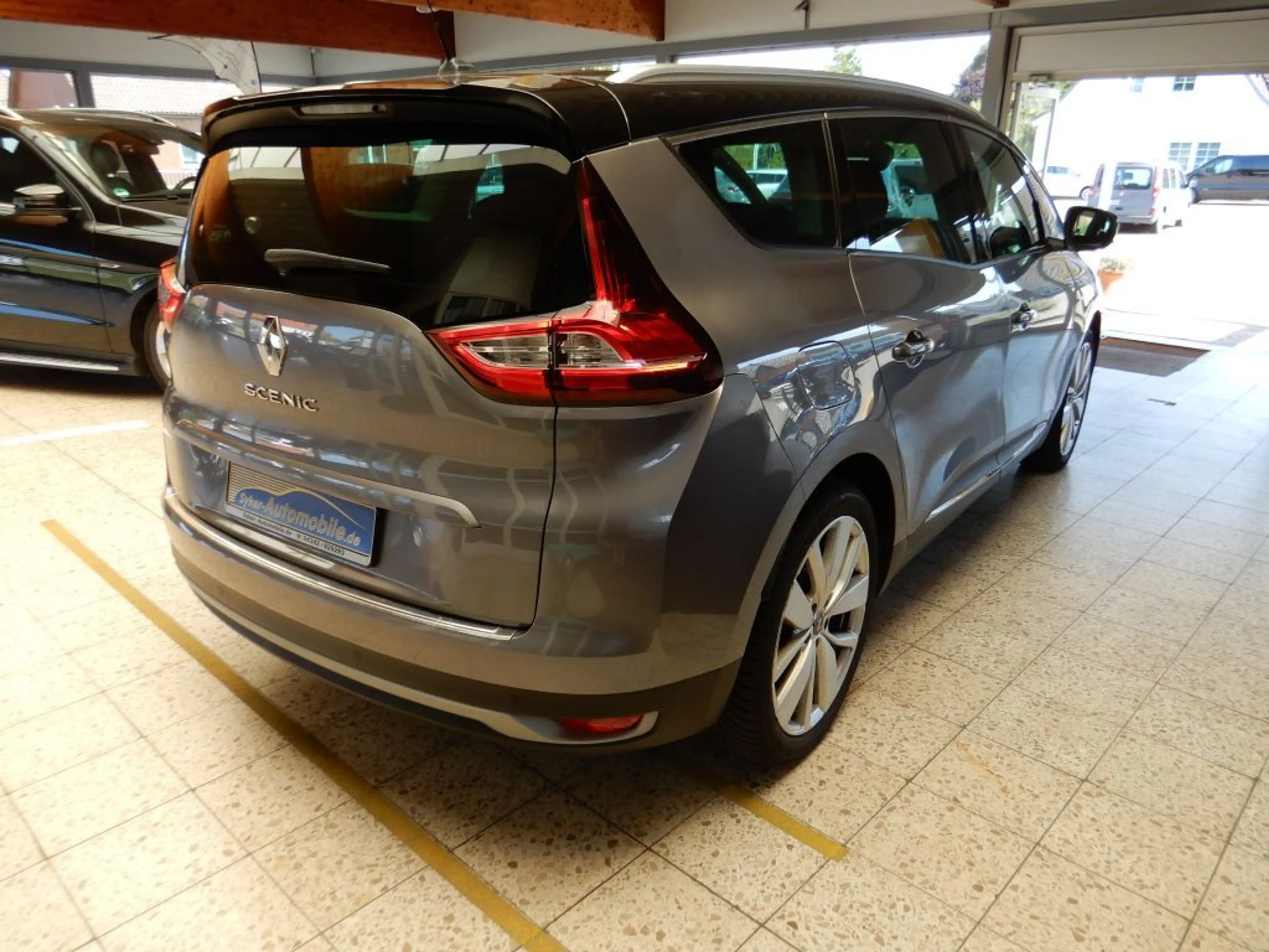 Renault Grand Scenic TCe 160 EDC Deluxe- LIMITED, 7-Sitz — photo 5