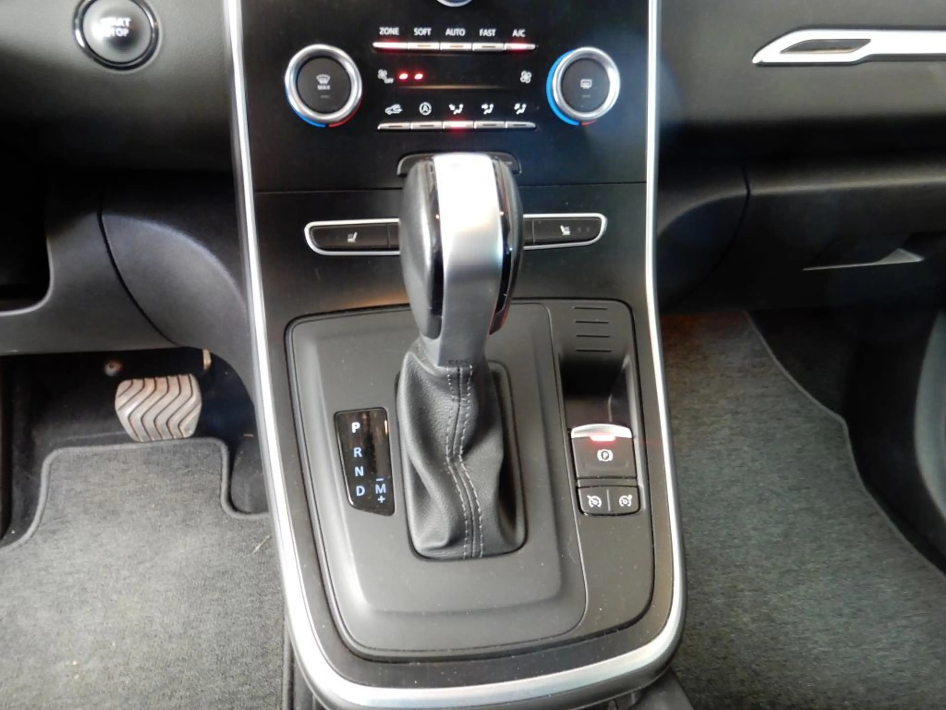 Renault Grand Scenic TCe 160 EDC Deluxe- LIMITED, 7-Sitz — photo 15