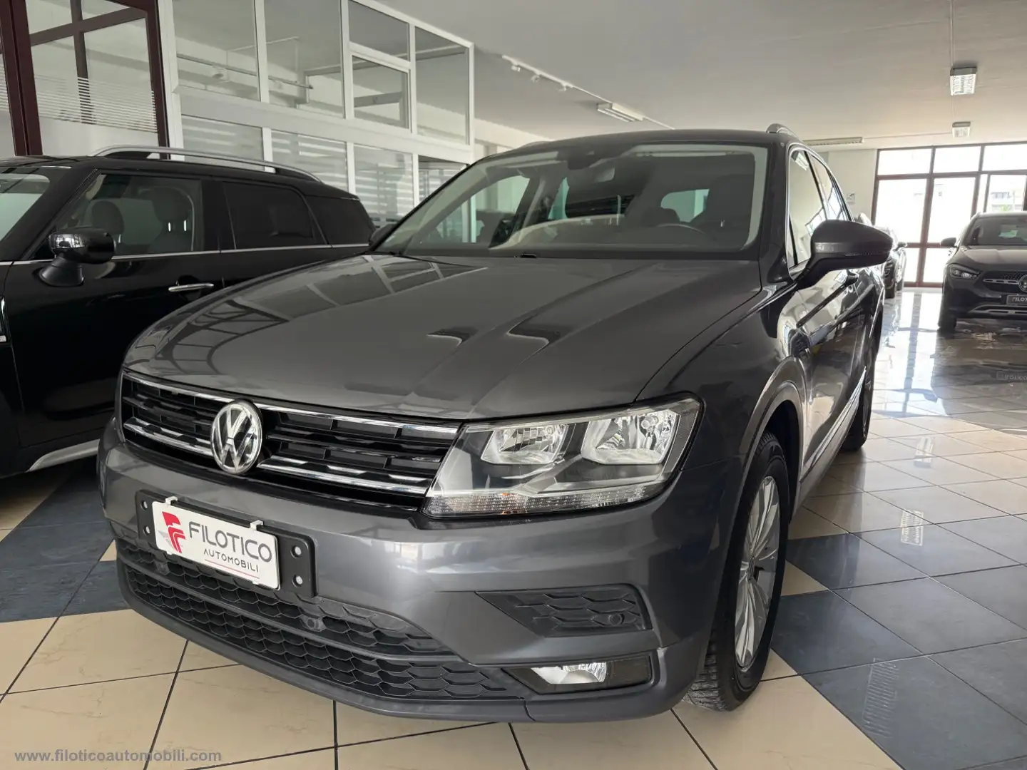 Volkswagen Tiguan 2.0 TDI DSG Business BMT NAVI- CARPLAY - ANDROID A Grigio - 1