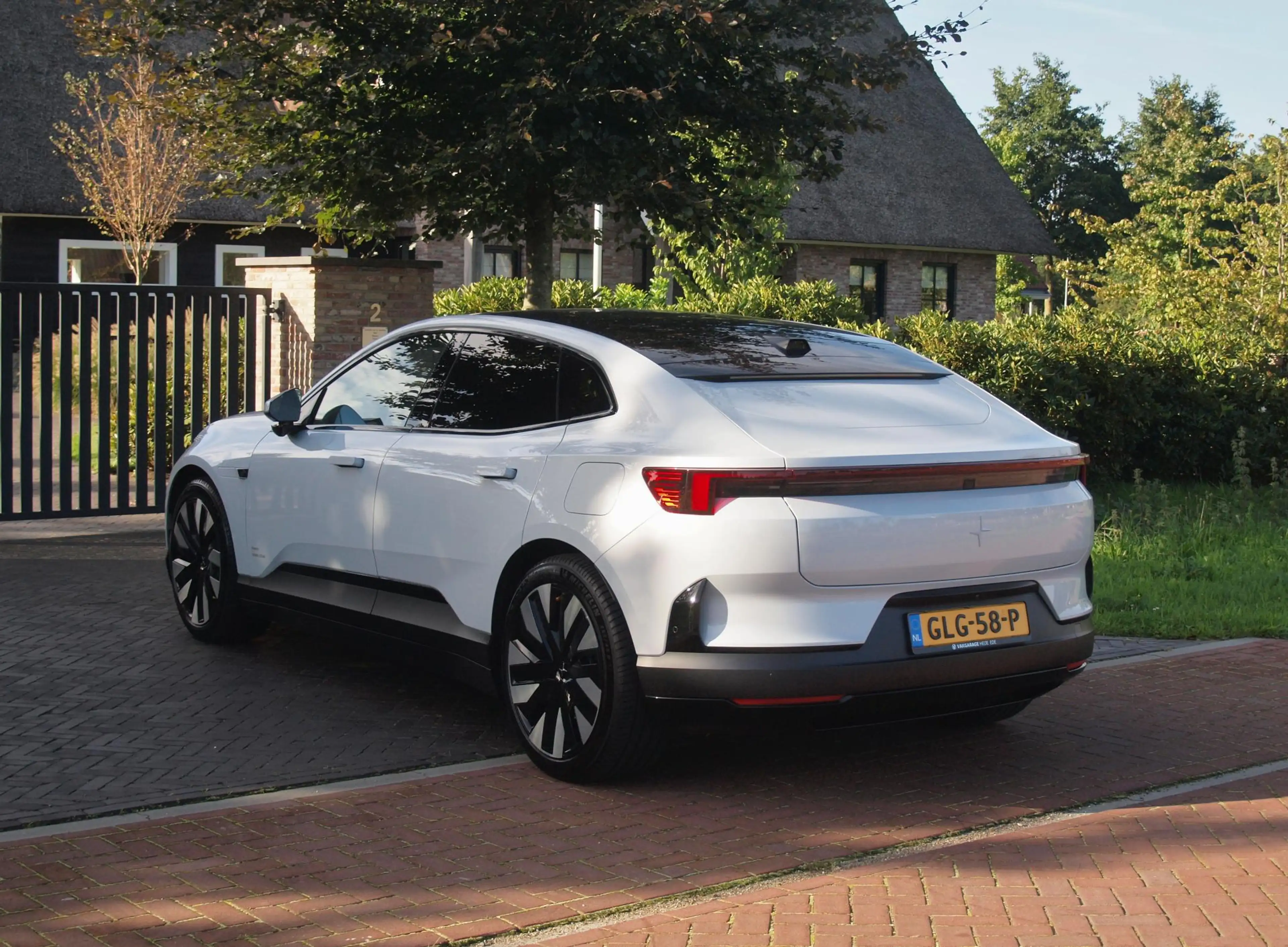 Polestar 4 Long Range Single motor 100 kWh | NL-Auto | Panora — photo 8