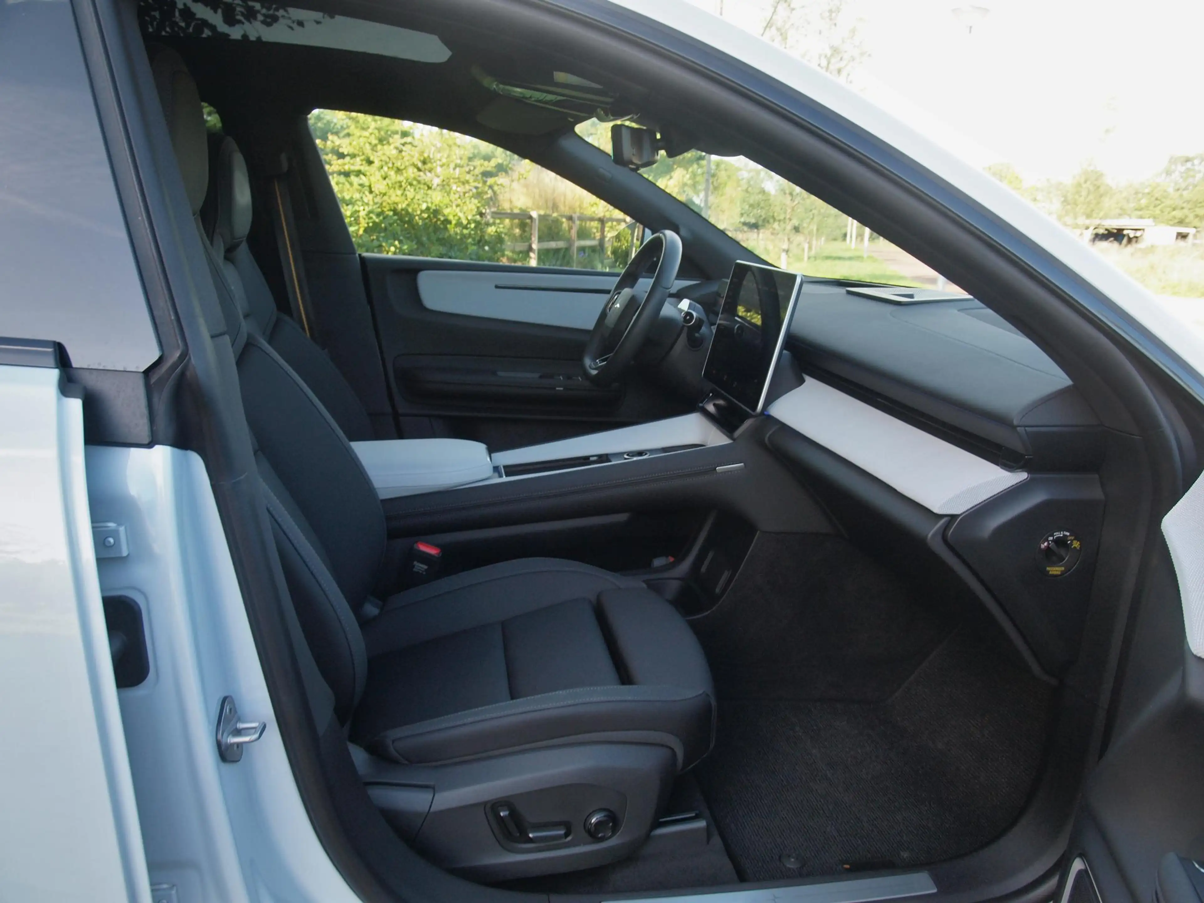 Polestar 4 Long Range Single motor 100 kWh | NL-Auto | Panora — photo 14