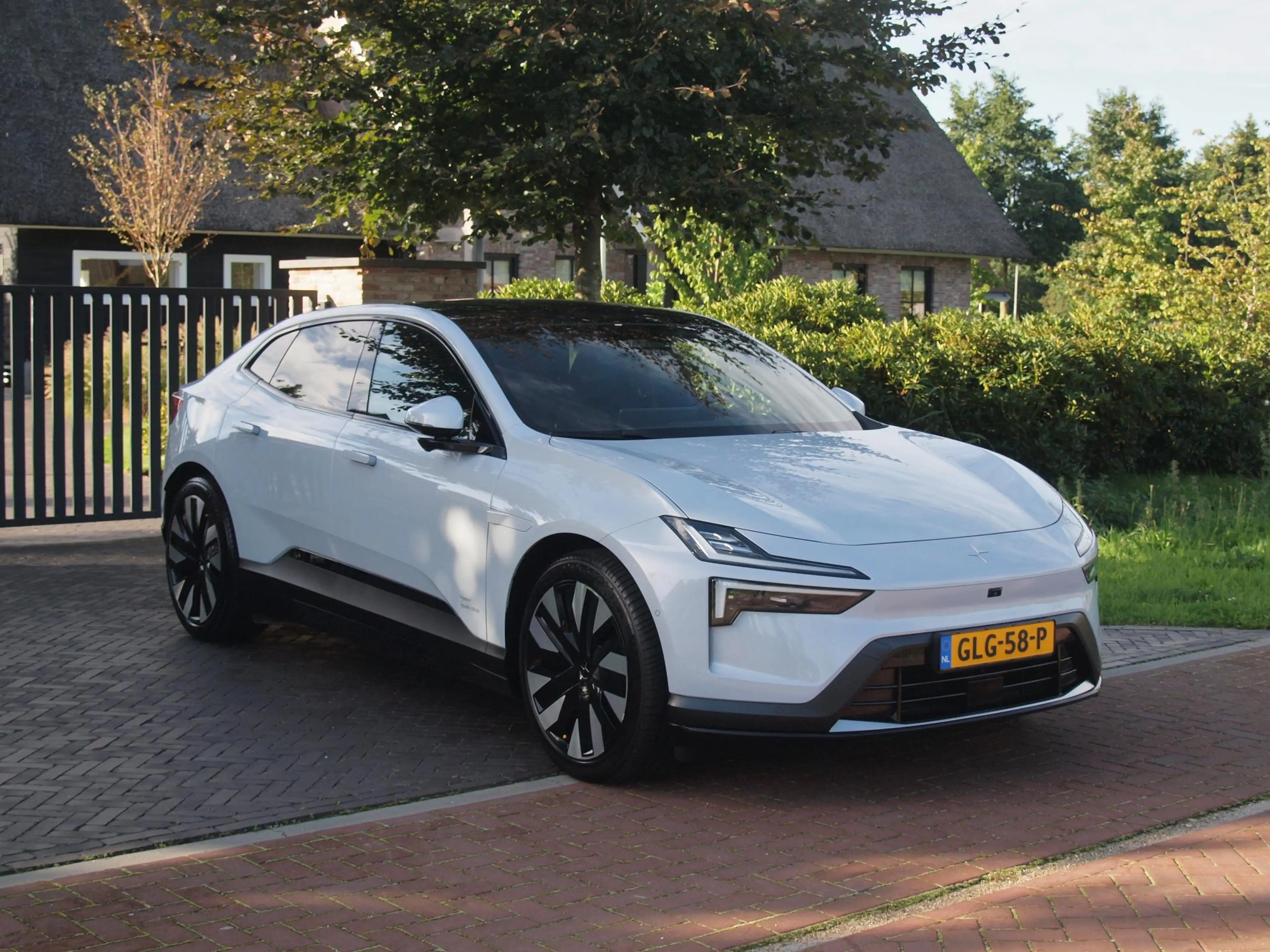 Polestar 4 Long Range Single motor 100 kWh | NL-Auto | Panora — photo 4