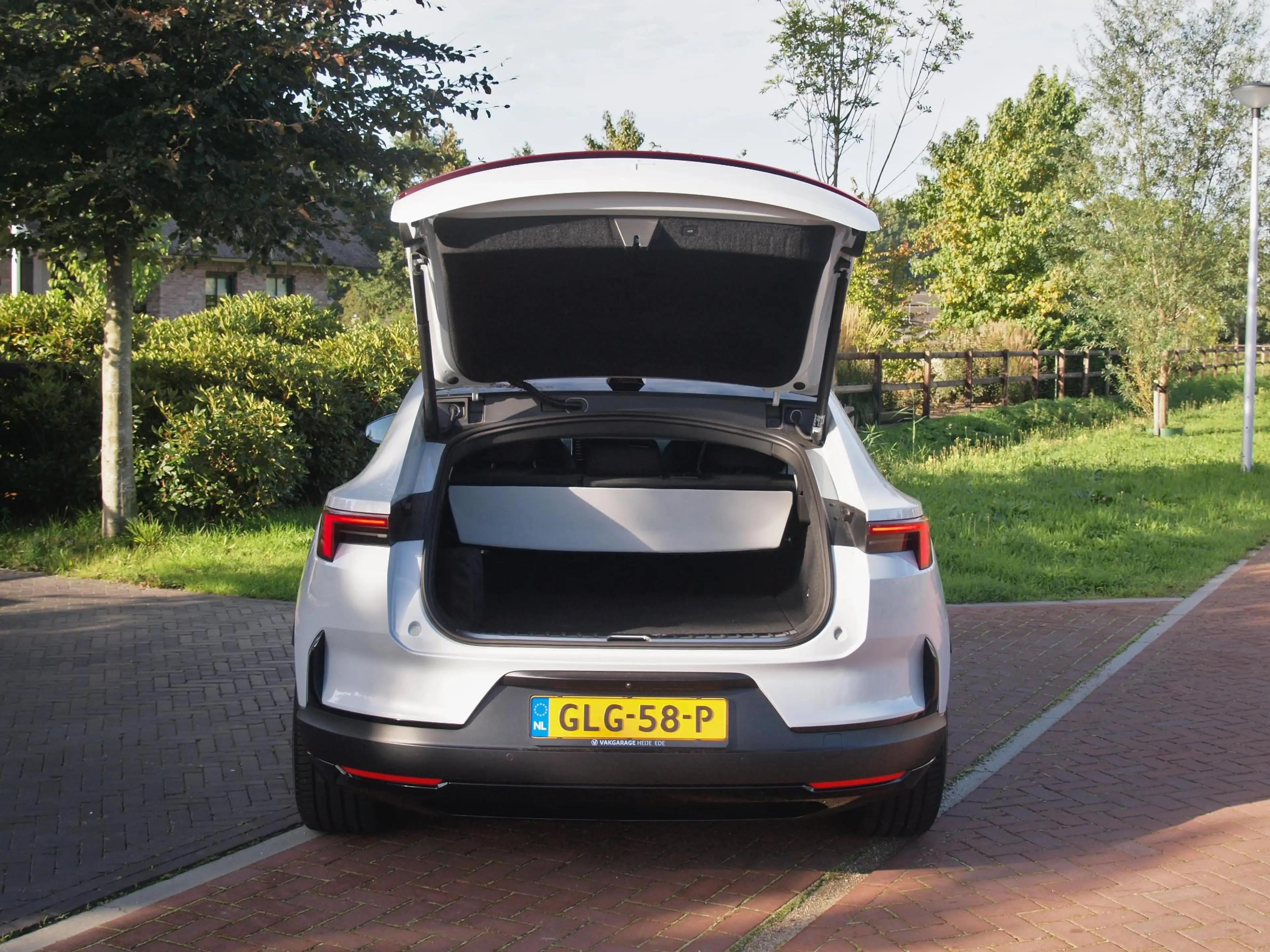 Polestar 4 Long Range Single motor 100 kWh | NL-Auto | Panora — photo 32
