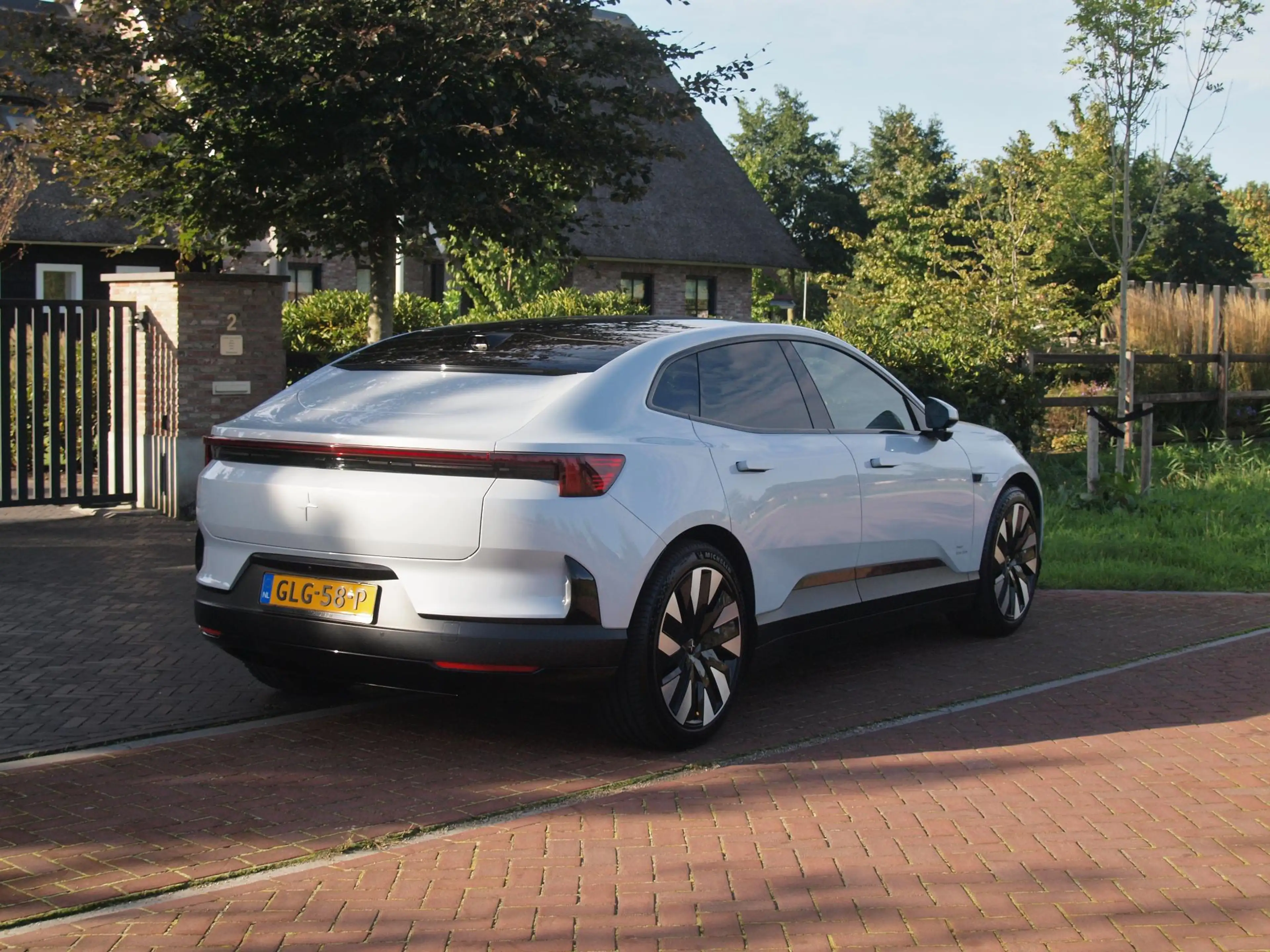 Polestar 4 Long Range Single motor 100 kWh | NL-Auto | Panora — photo 10
