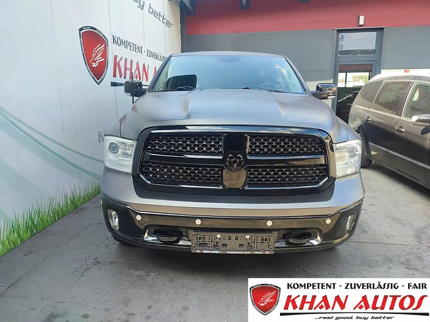 Dodge RAM Ram 1500 Laramie Quad Cab Grau - 1