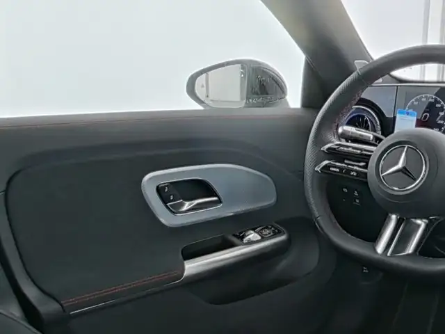 Mercedes-Benz Cla view 8
