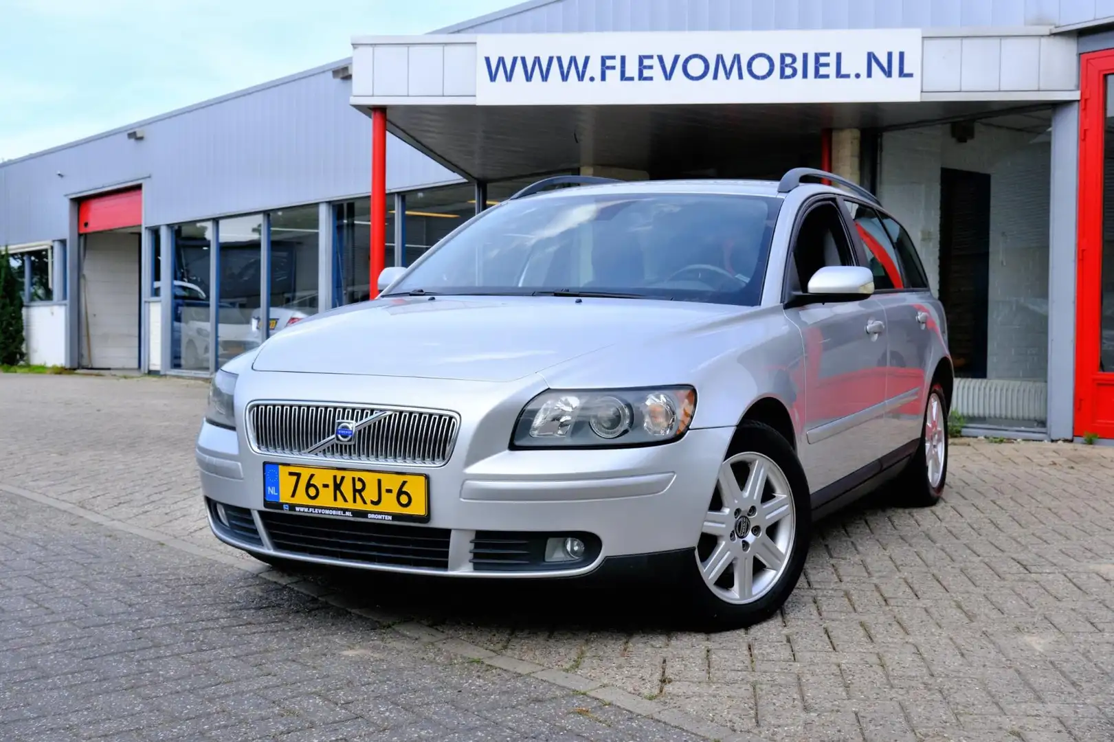 Volvo V50 2.4 140pk Momentum Clima|Half Leder|LMV Grey - 1