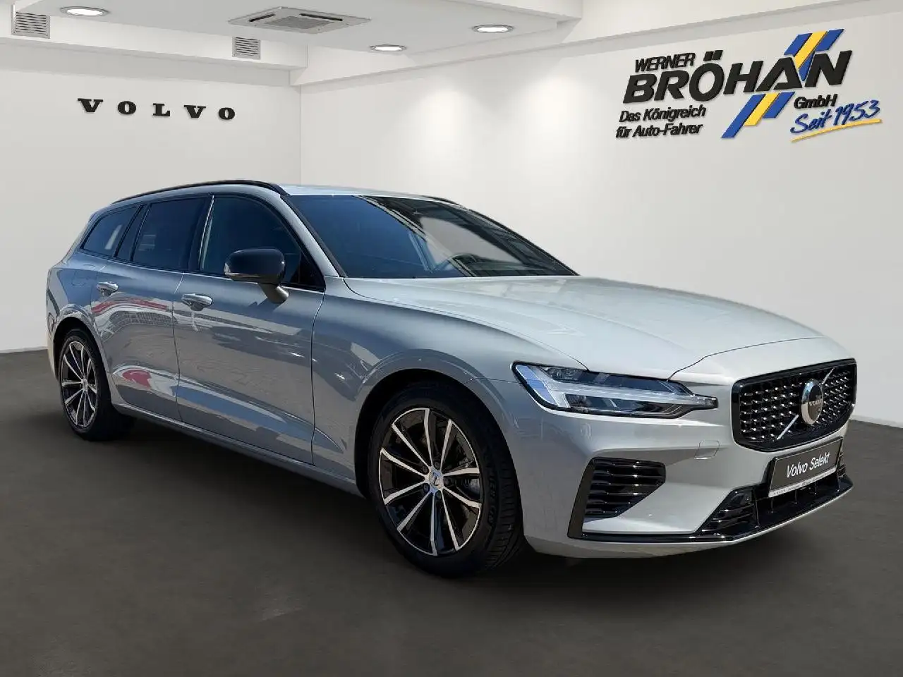 Volvo V60 T8 AWD Plus Dark Plug-In Hybrid, миниатюра 2