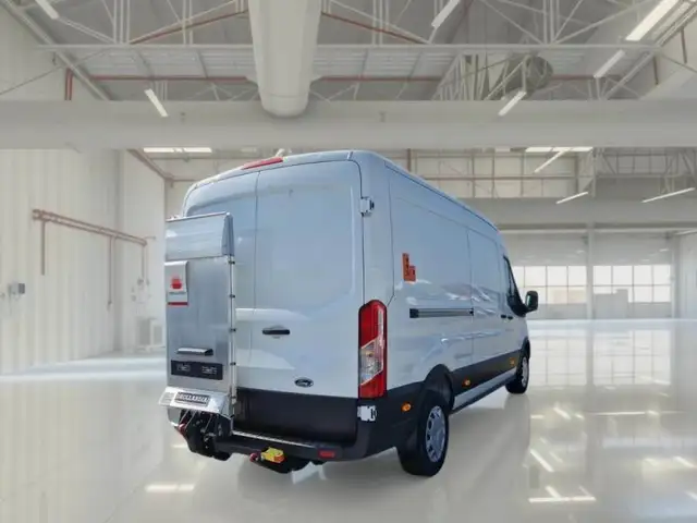 Ford Transit view 4