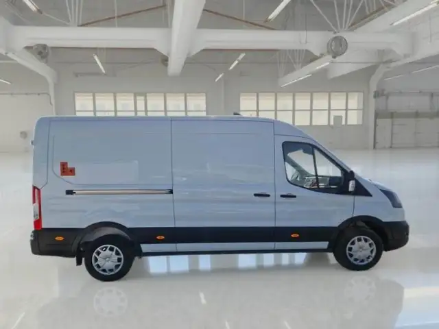 Ford Transit view 3