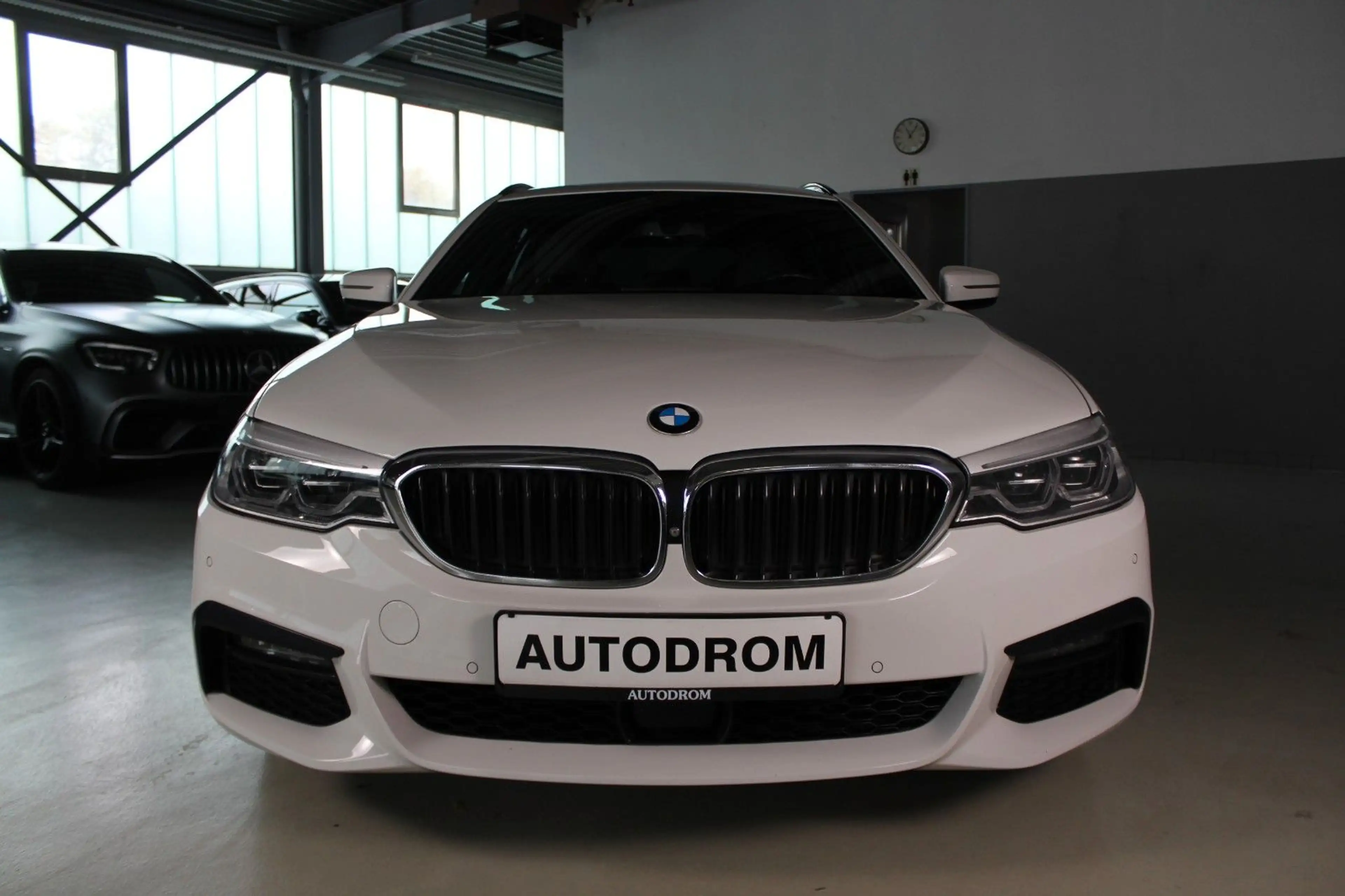 BMW 540 d T xDrive M-Sport 360°/H&K/LHZ/Sitzlüftung — photo 2