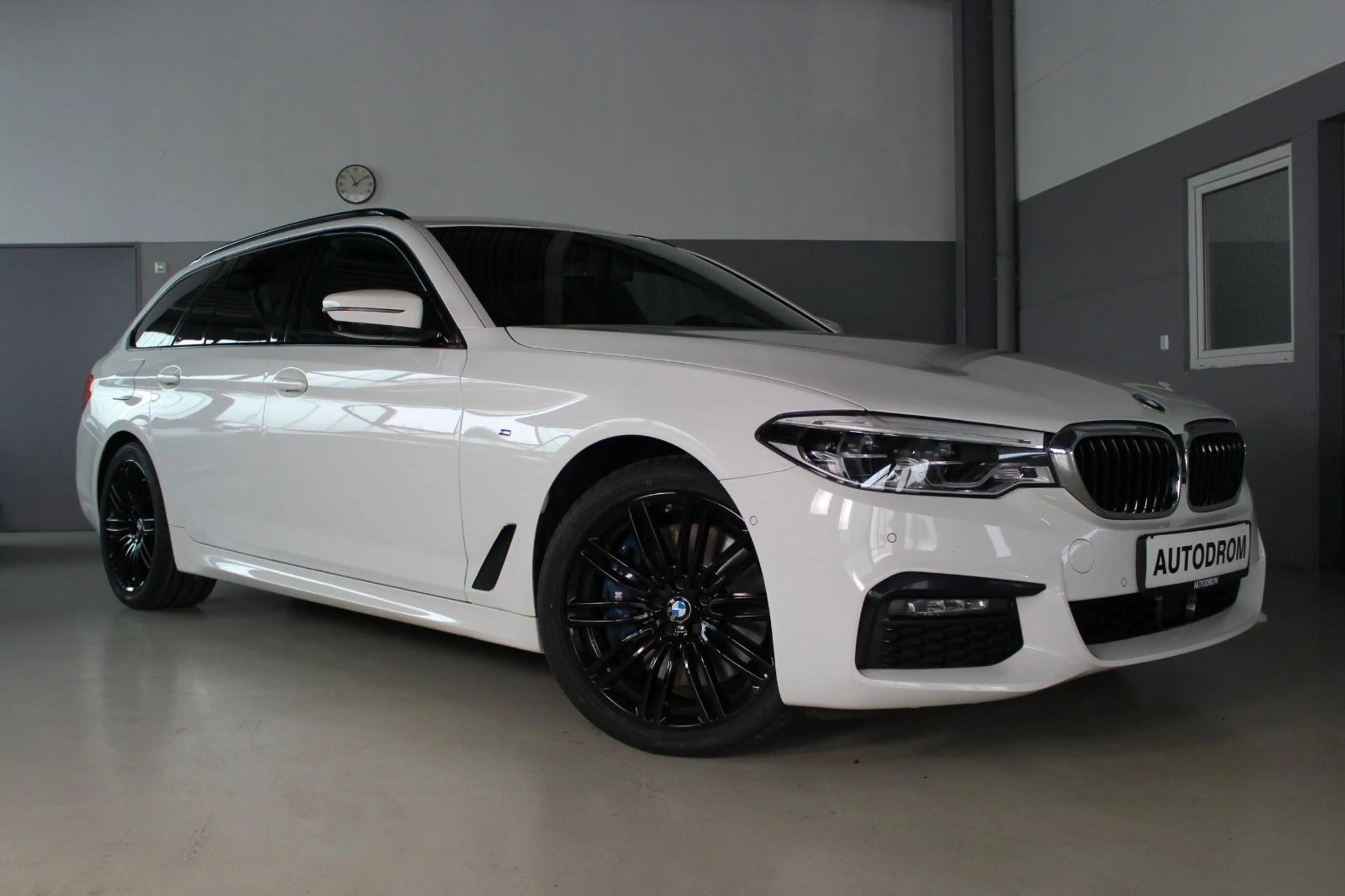 BMW 540 d T xDrive M-Sport 360°/H&K/LHZ/Sitzlüftung — photo 4