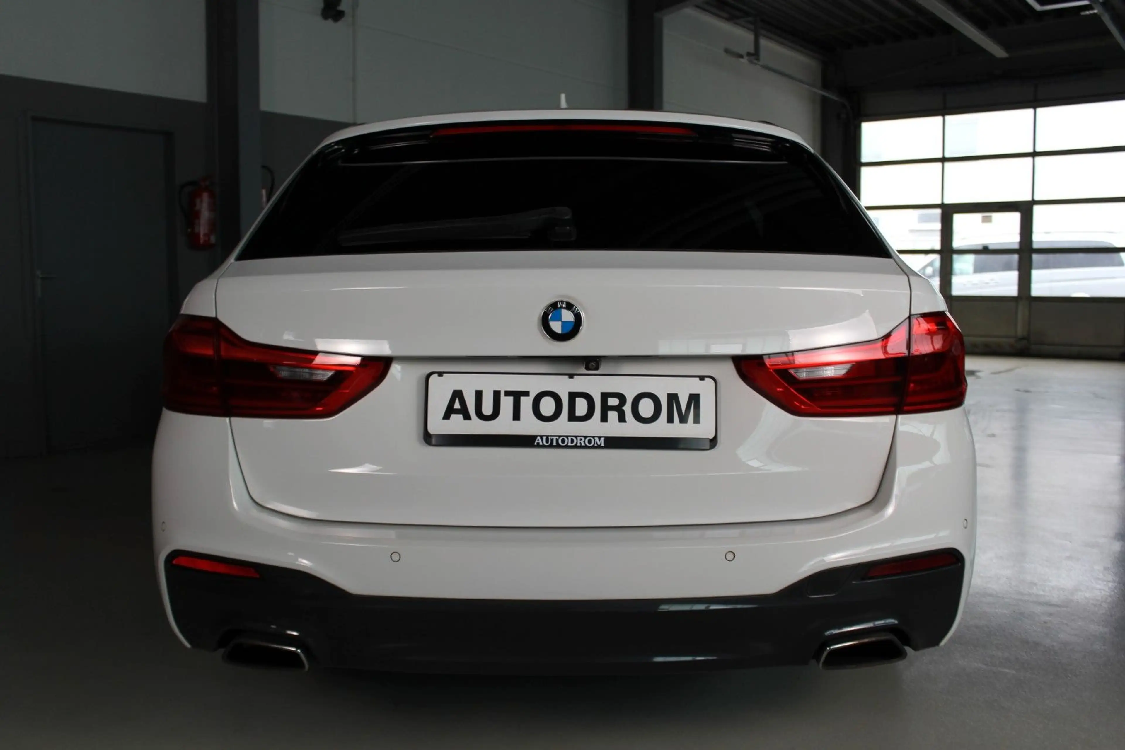 BMW 540 d T xDrive M-Sport 360°/H&K/LHZ/Sitzlüftung — photo 7