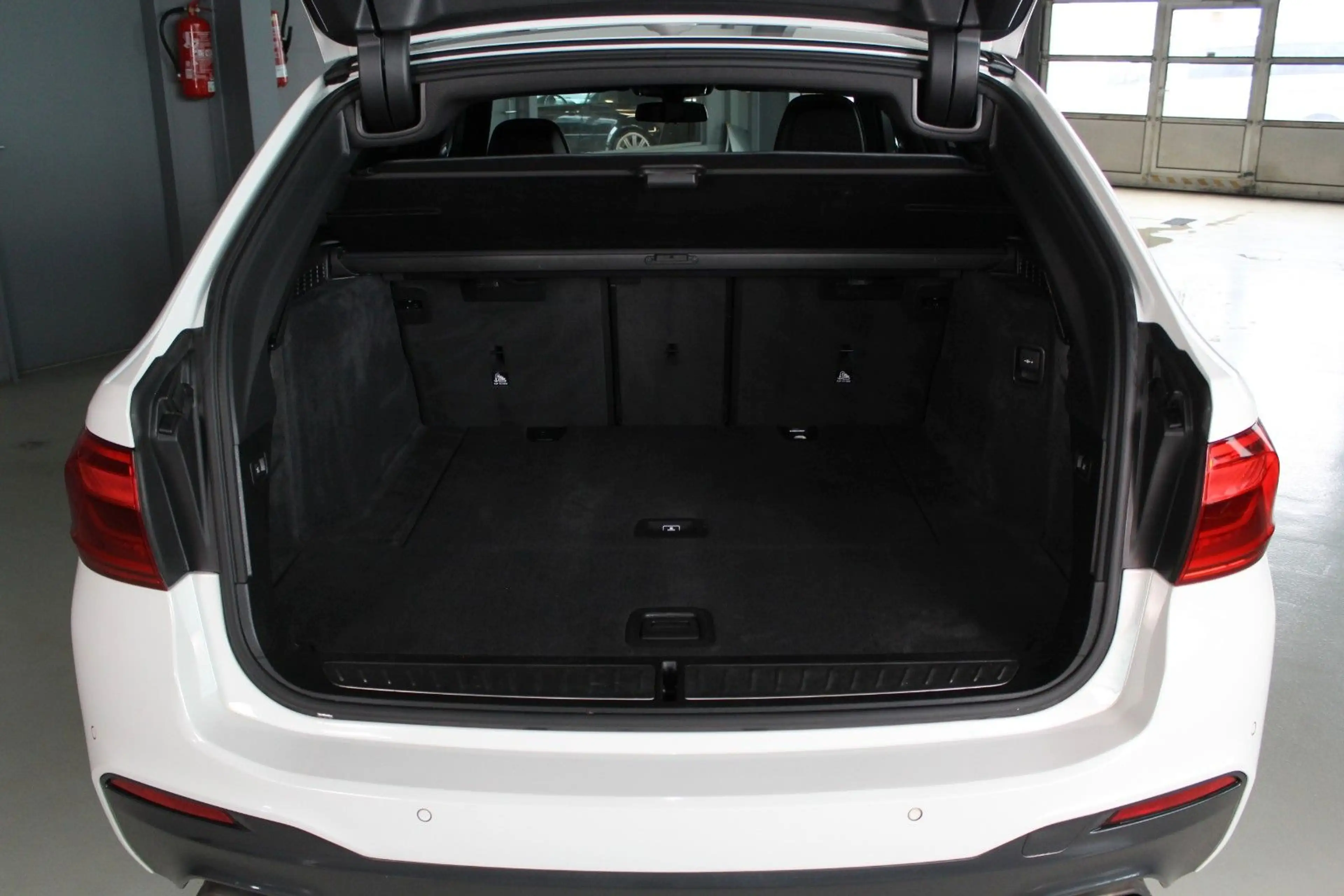 BMW 540 d T xDrive M-Sport 360°/H&K/LHZ/Sitzlüftung — photo 10