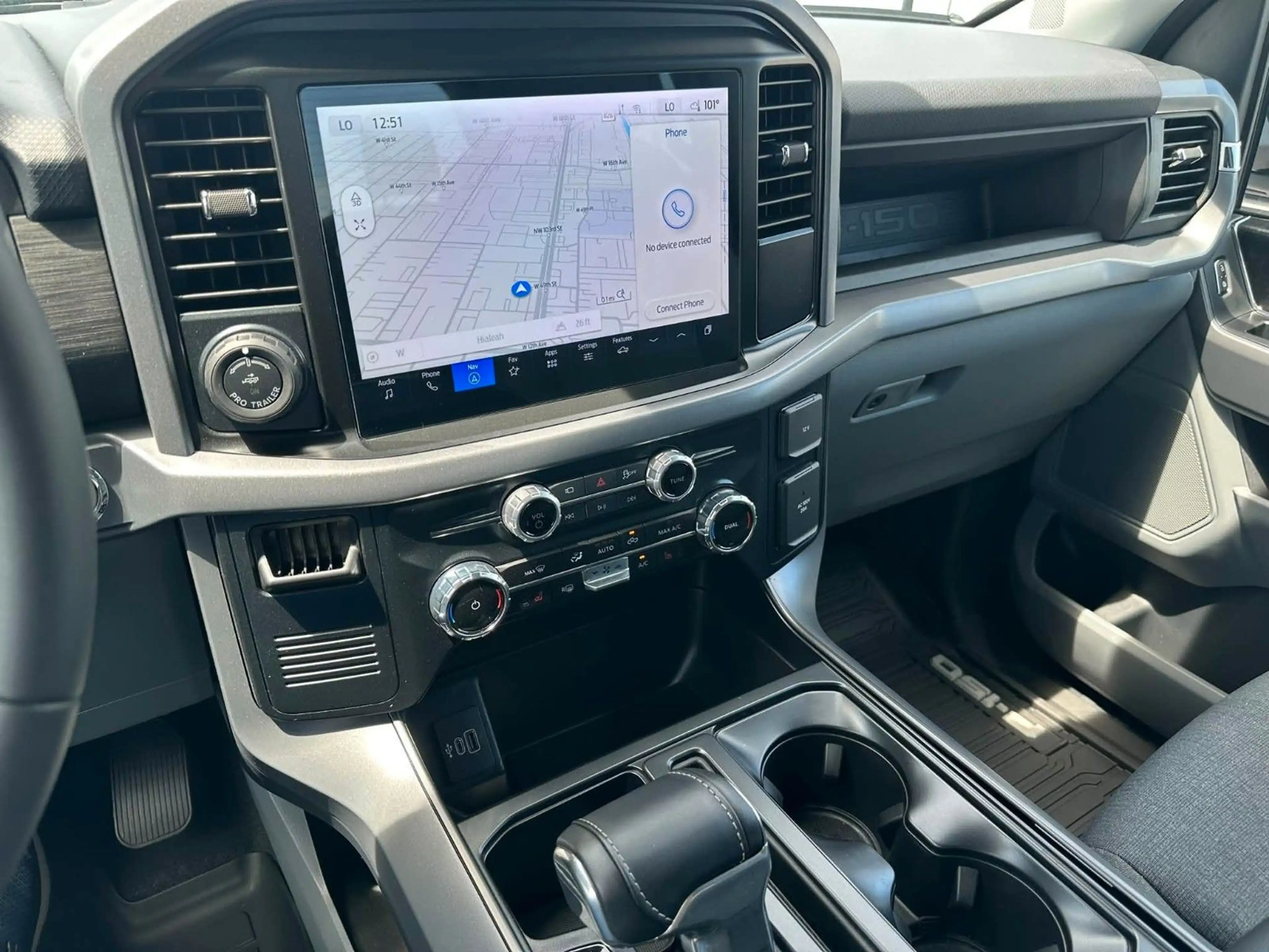 Ford F 150 Lightning XLT 2025 weiss im Vorlauf +18 — photo 11