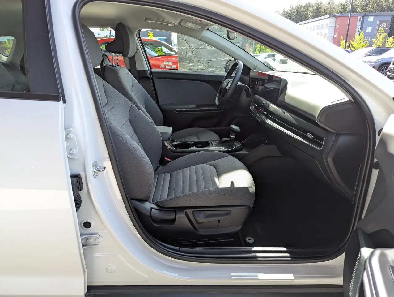 Kia K4 снимка Kia K4