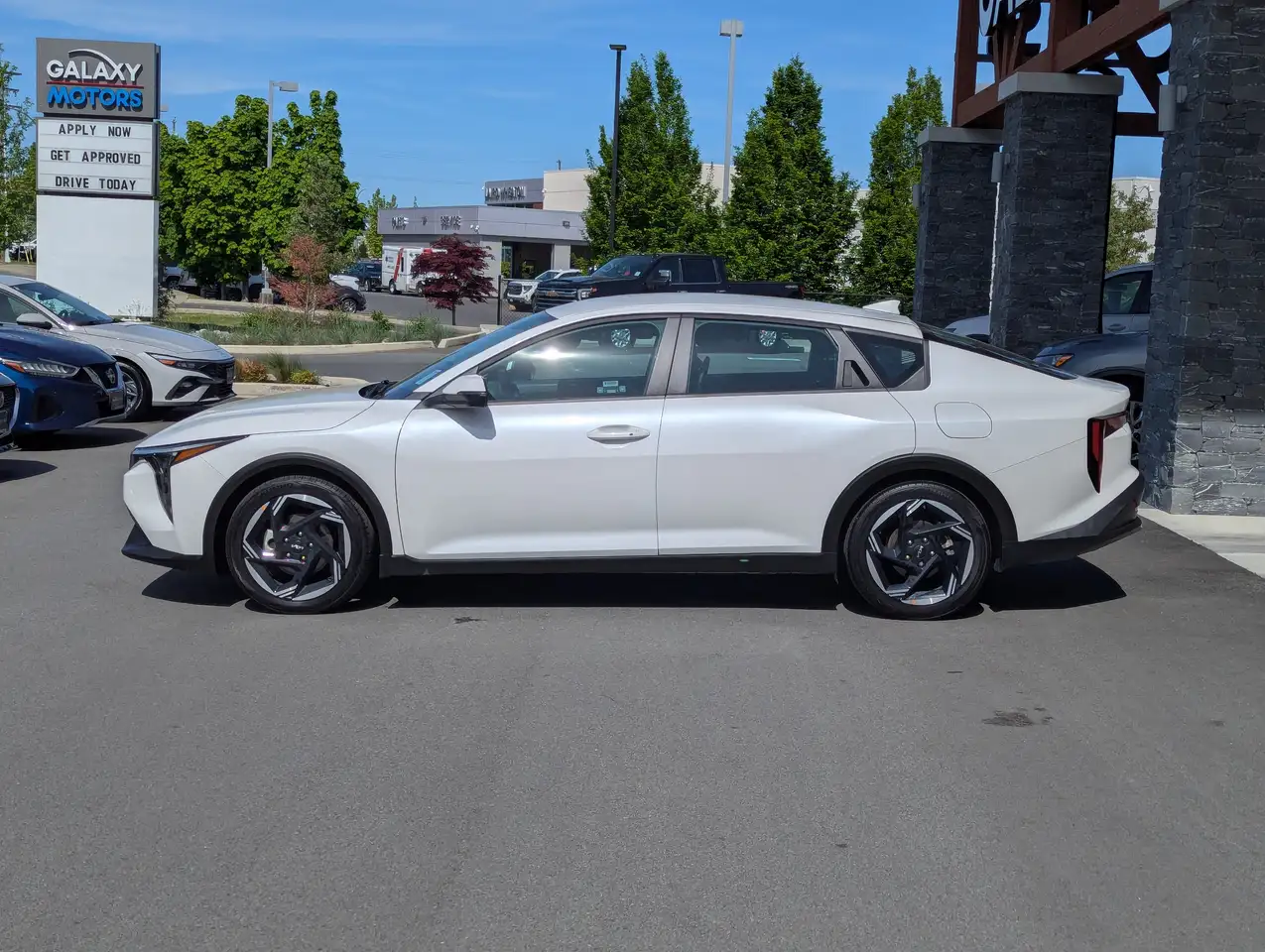 Kia K4 снимка Kia K4