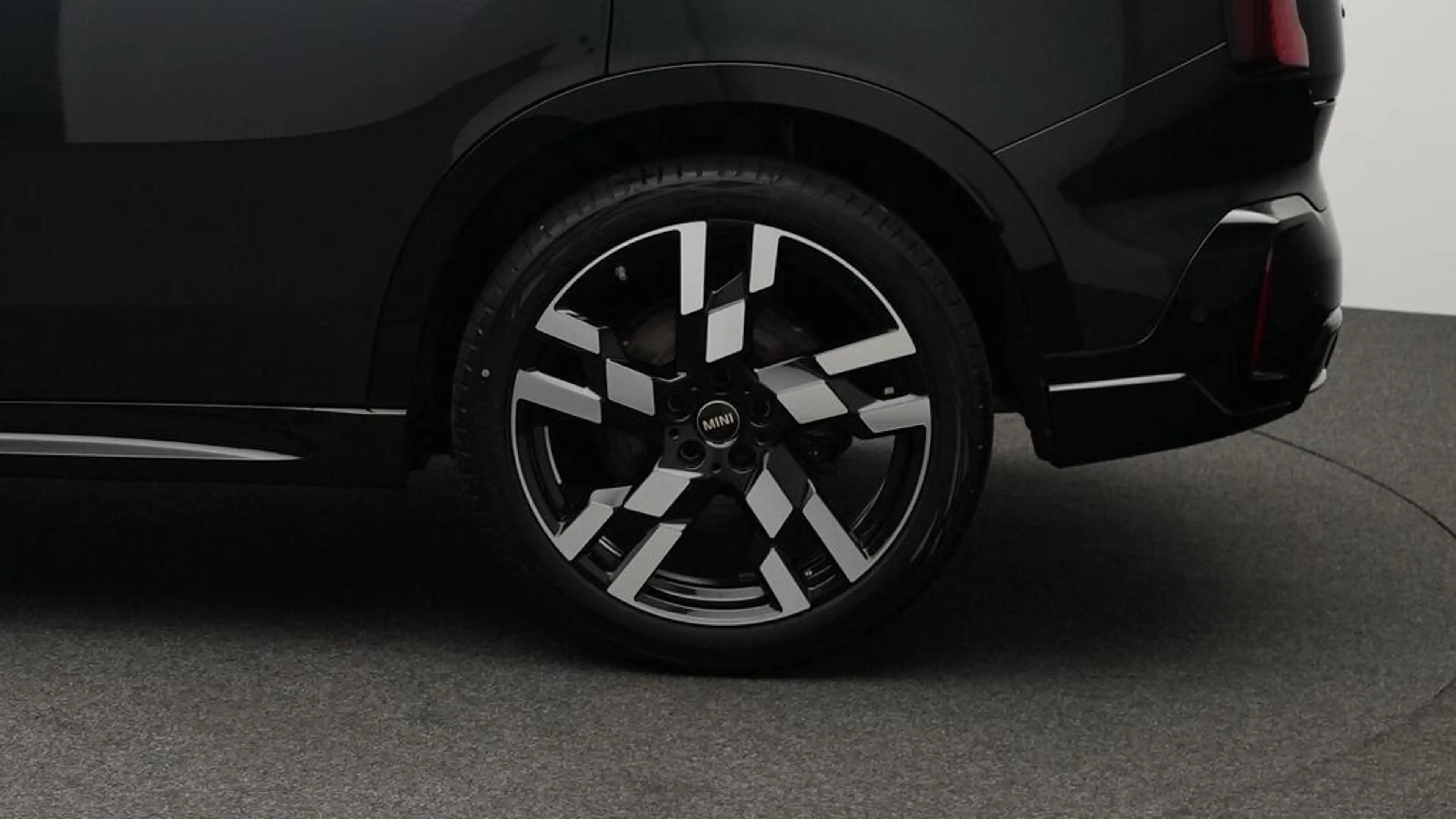 MINI Countryman S All4 John Cooper Works Trim — photo 10