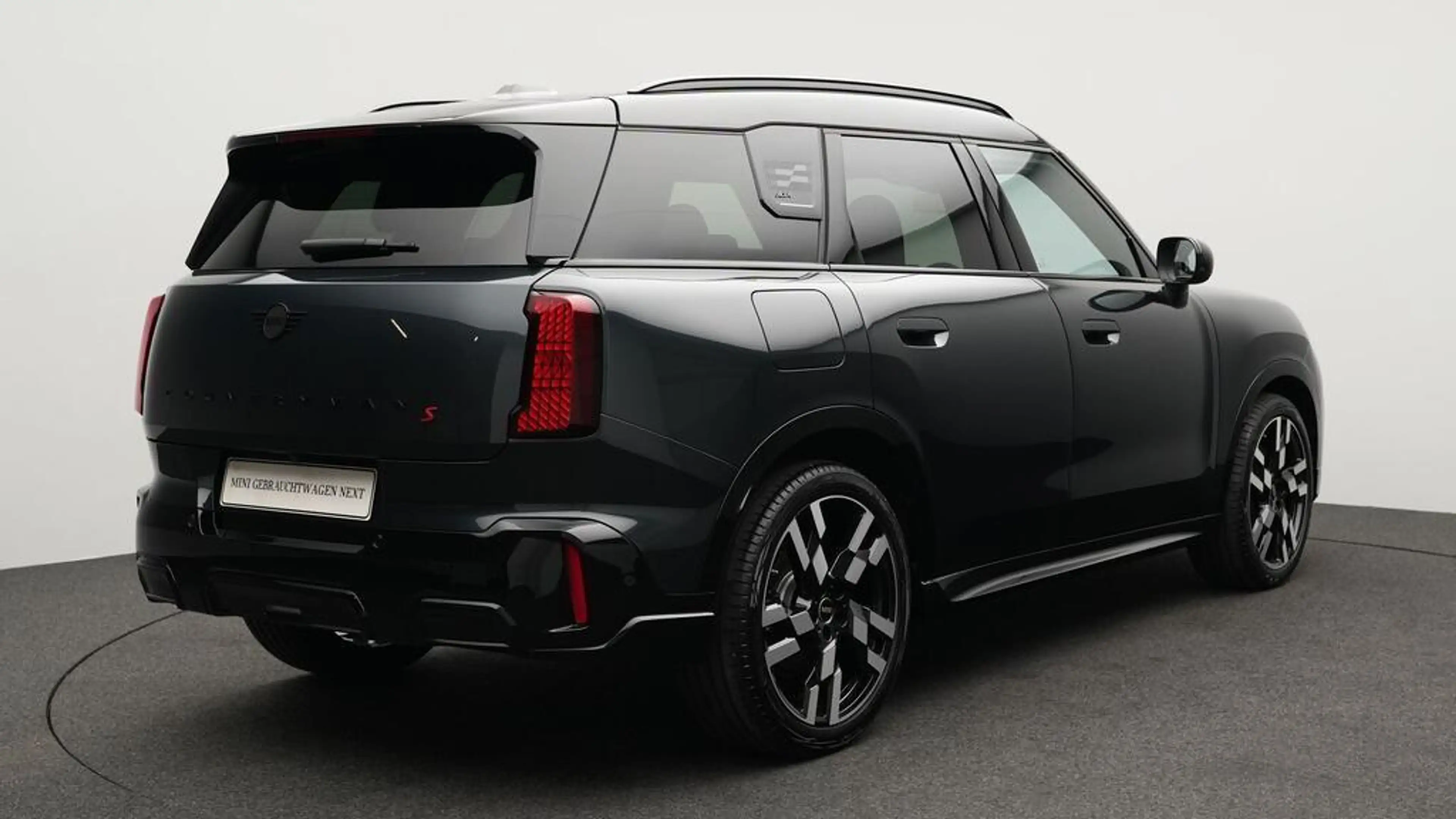 MINI Countryman S All4 John Cooper Works Trim — photo 4