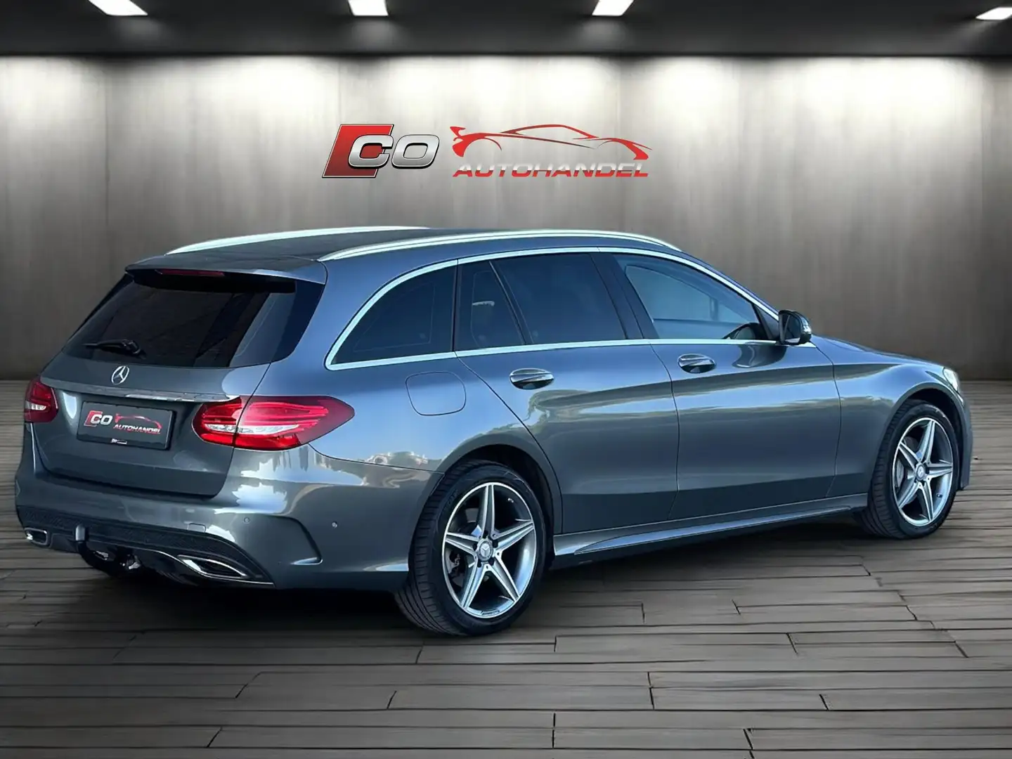 Mercedes-Benz C 220 C 220 d T AMG Line 4MATIC Aut. AMG Line Grau - 2