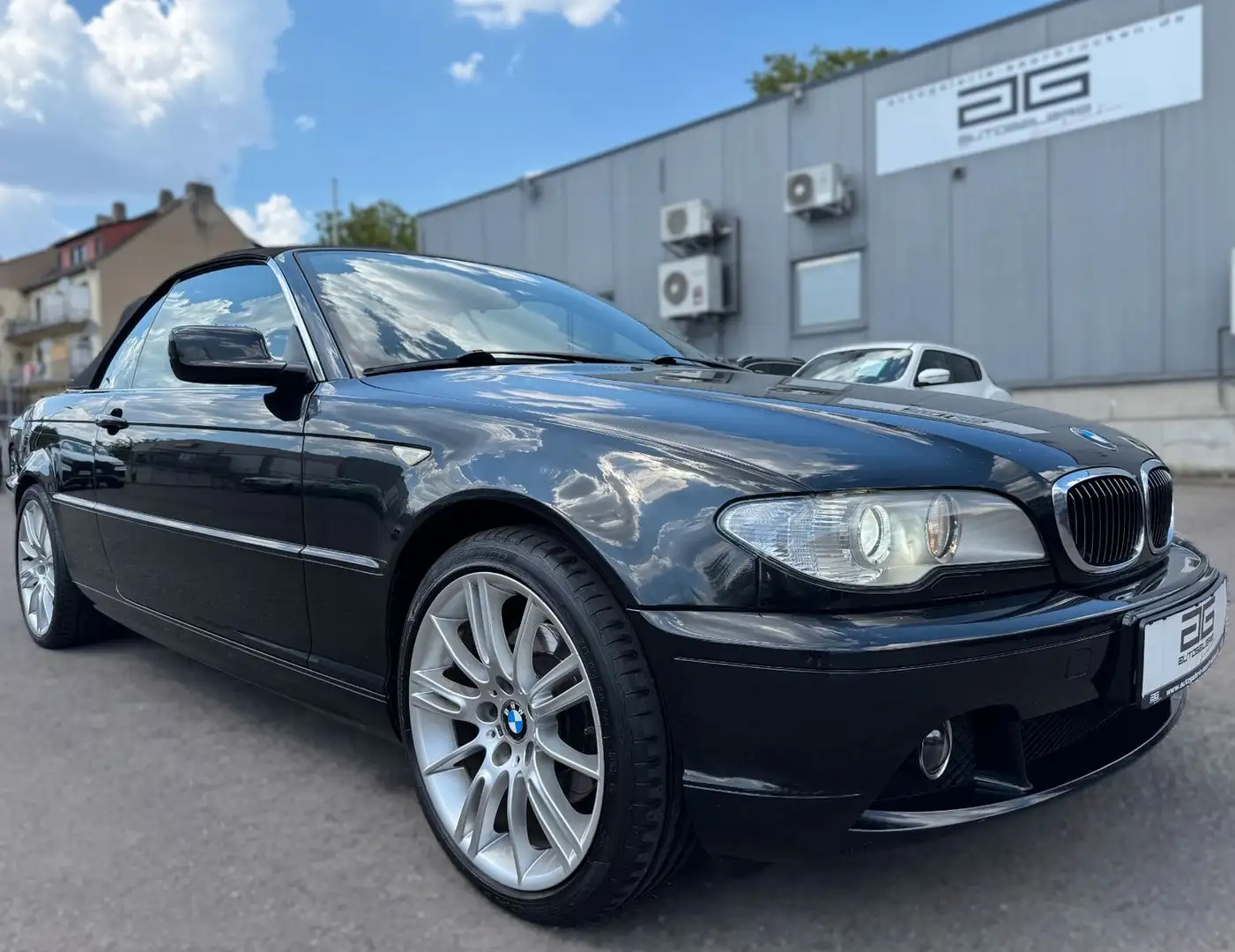 BMW 325 i Cabrio *Xenon/Leder/SHZ/PDC/18"Alus* Schwarz - 1