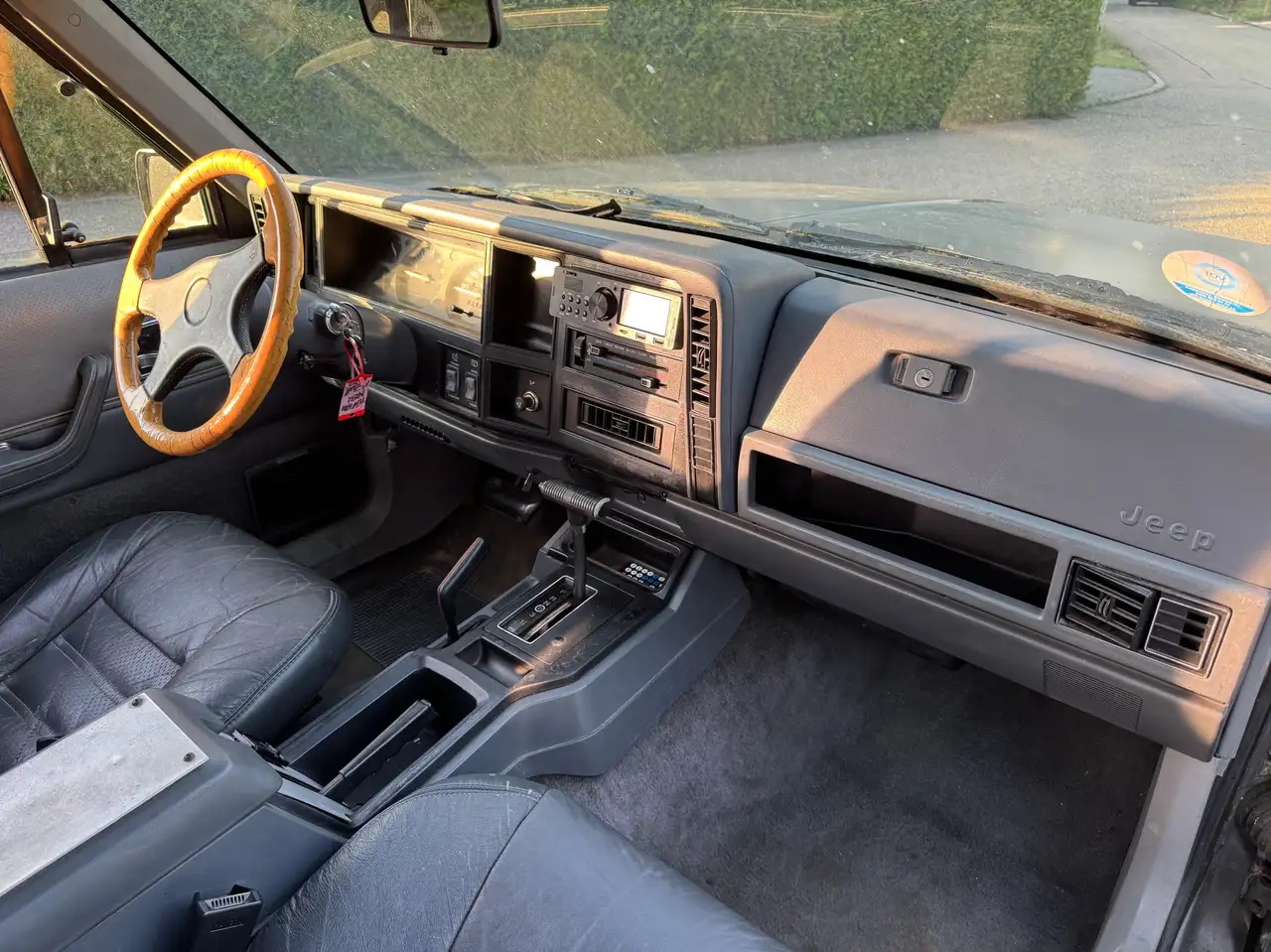 Jeep Cherokee 4.0 Limited XJ, Orig. - Oldtimer mit neuem TÜV, foto 12