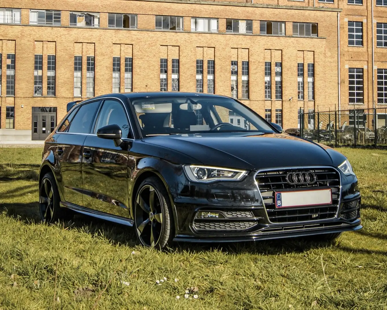 Audi A3 1.4 TFSI 200 pk Full S-Line Zwart - 1