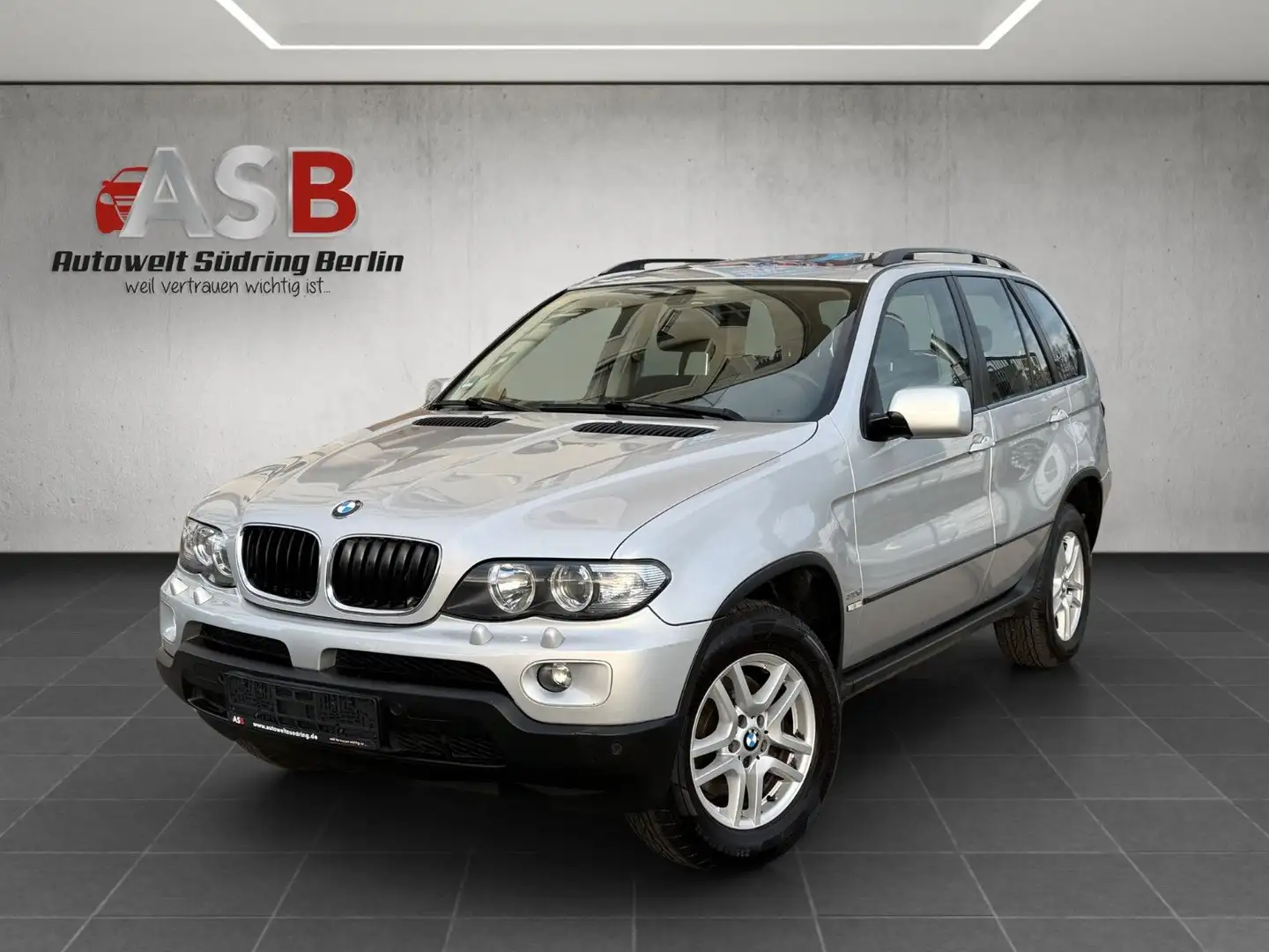 BMW X5 3.0d 1. Hand*108.000km*XENON*Panoramadach*AHK Silber - 1