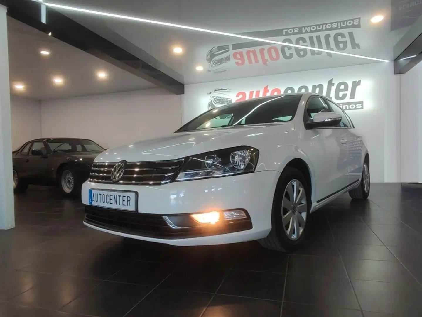 Volkswagen Passat 1.6 TDI 105cv Business Bluemotion Blanco - 1