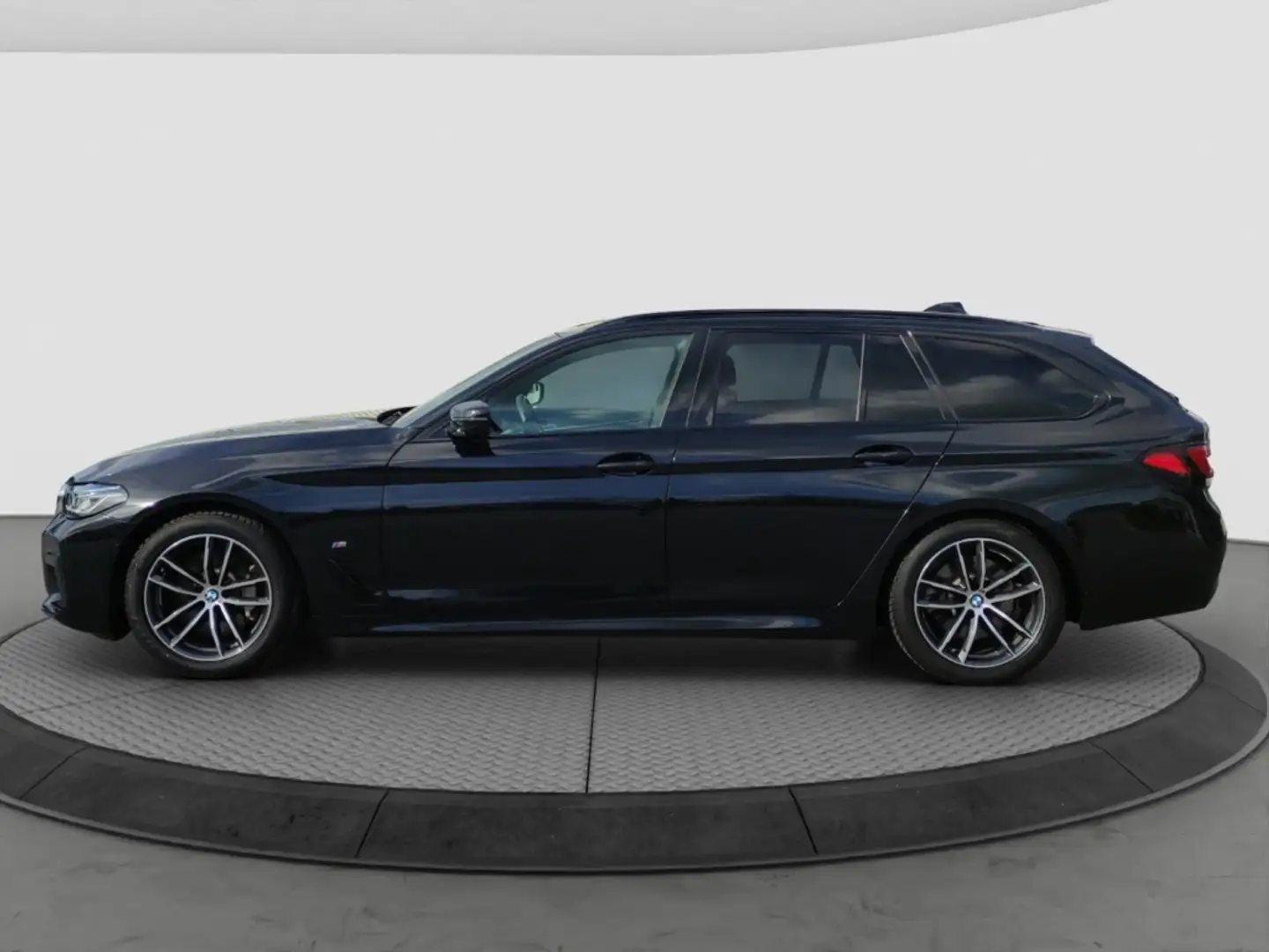 BMW 530 i Touring 2.0 M Sport Mild-Hybrid Sportpaket HUD L Black - 2