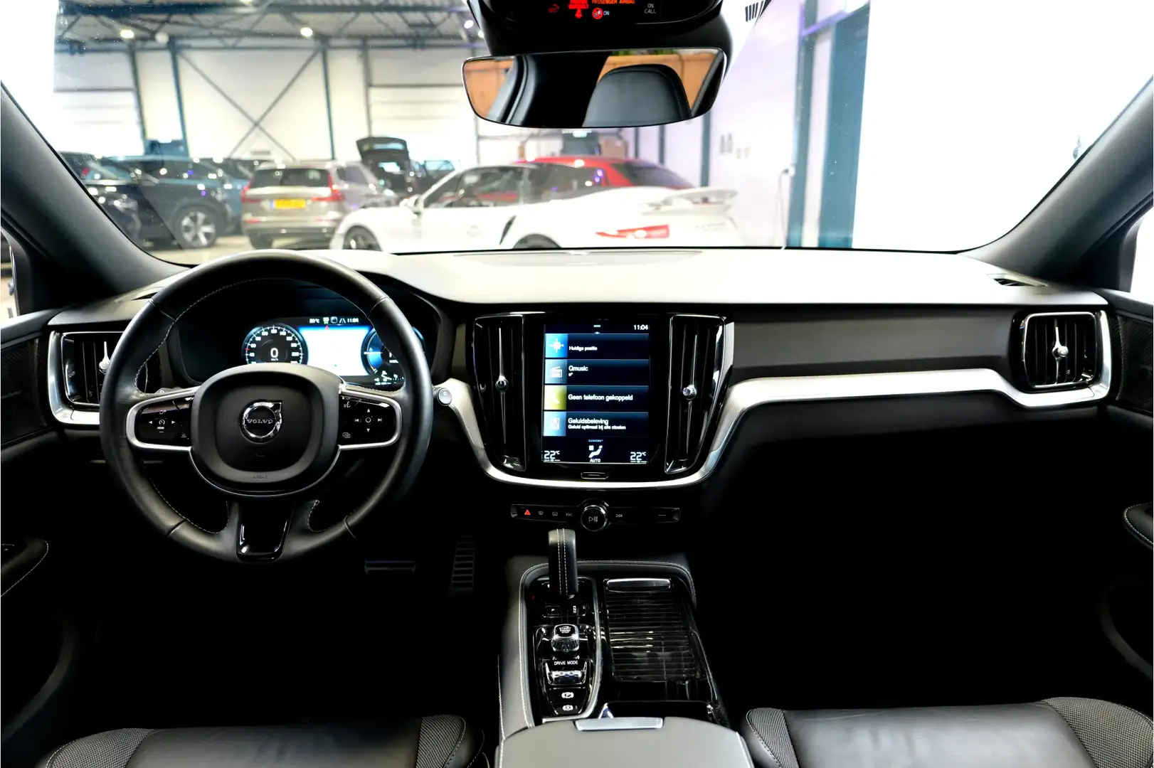 Volvo V60 2.0 T6 AWD 250kW/340pk Aut8 Recharge R-Design HARM Grau - 2