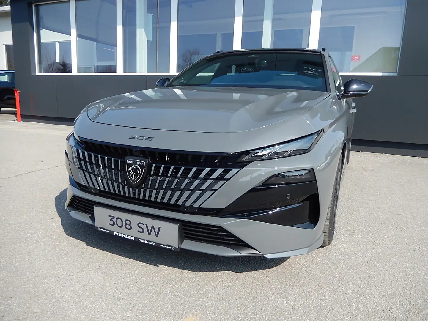 Peugeot 308 SW Hybrid 145 e-DSC6 GT Grau - 1