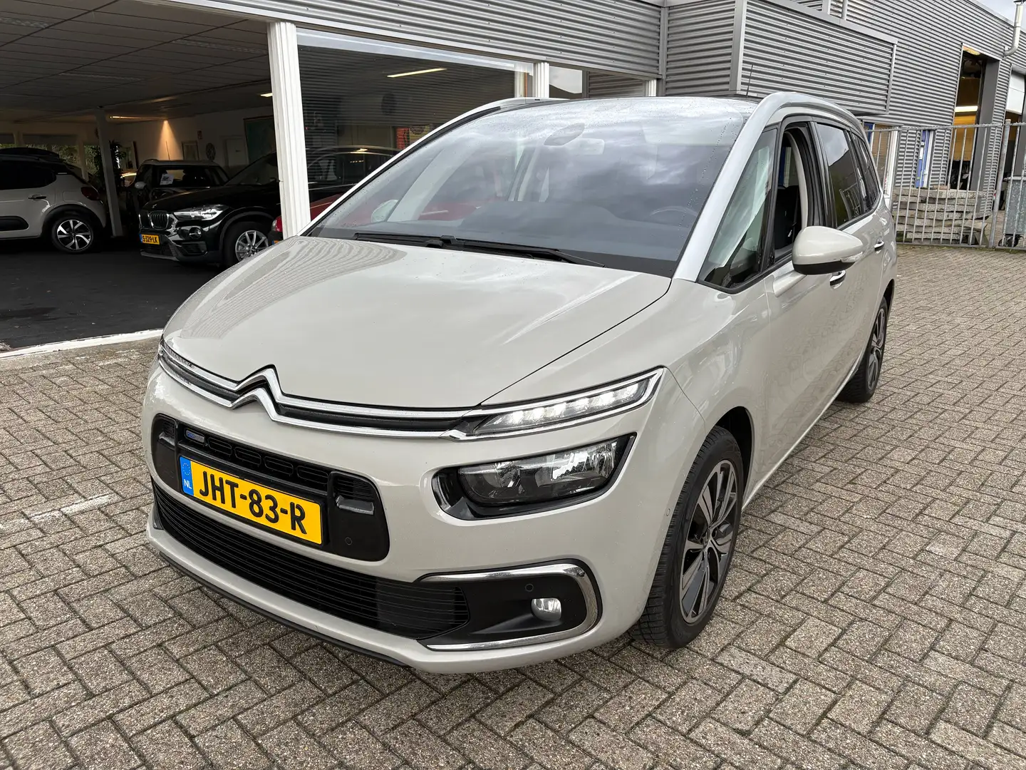 Citroen Grand C4 Picasso 1.2 PureTech Intensive Grijs - 1