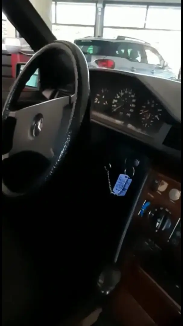 Mercedes-Benz 250 - 2