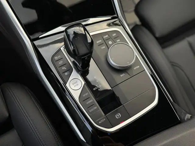 BMW 3 Series view 9