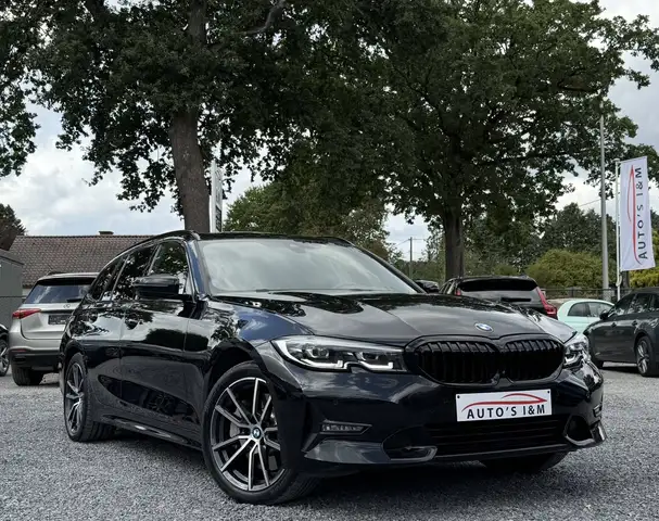 BMW 3 Series view 4