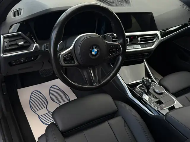 BMW 3 Series view 5