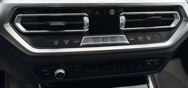 BMW 3 Series view 10