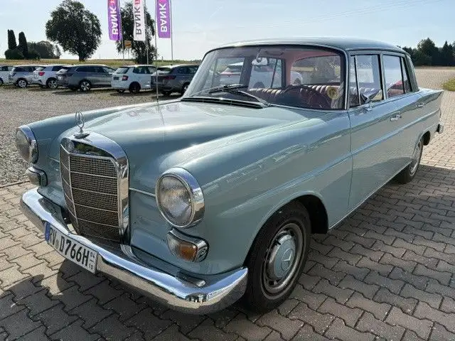 Mercedes-Benz E 230 230 W110 Heckflosse AHK SCHIEBEDACH SERVOLENKUNG