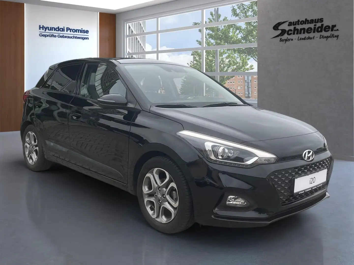 Hyundai i20 1.2 GDi 5-MT STYLE KLIMAAUTOMATIK/KAMERA/SHZ Schwarz - 2