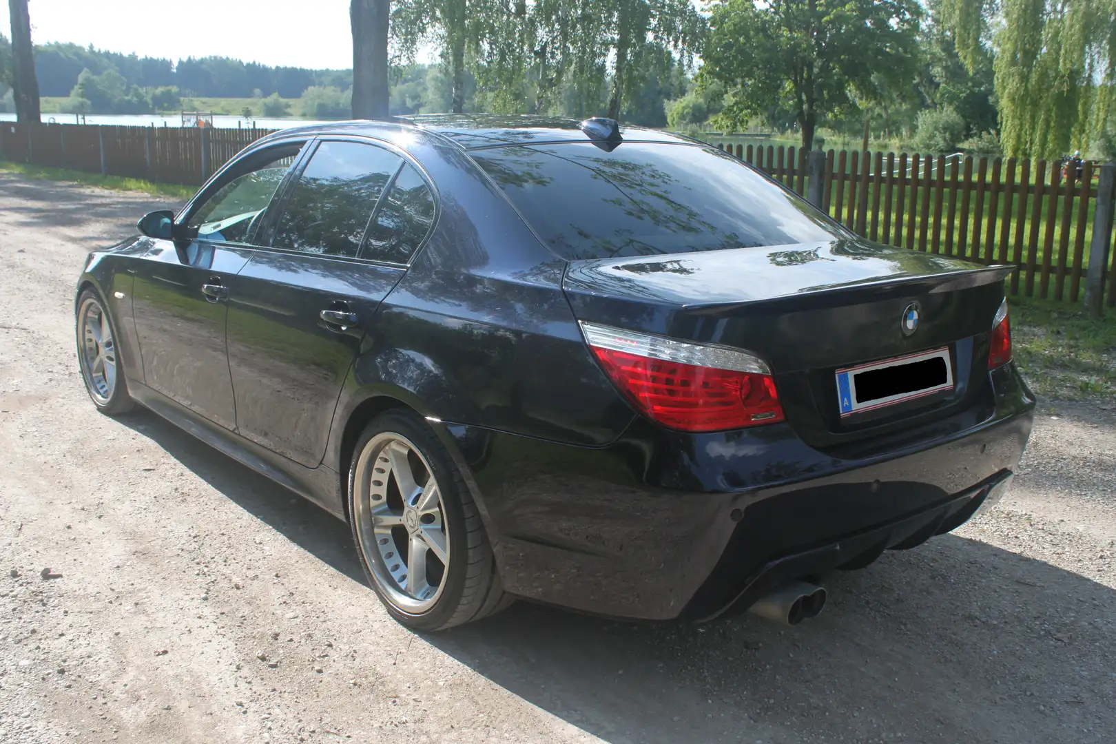 BMW 550 550i Aut. Schwarz - 2