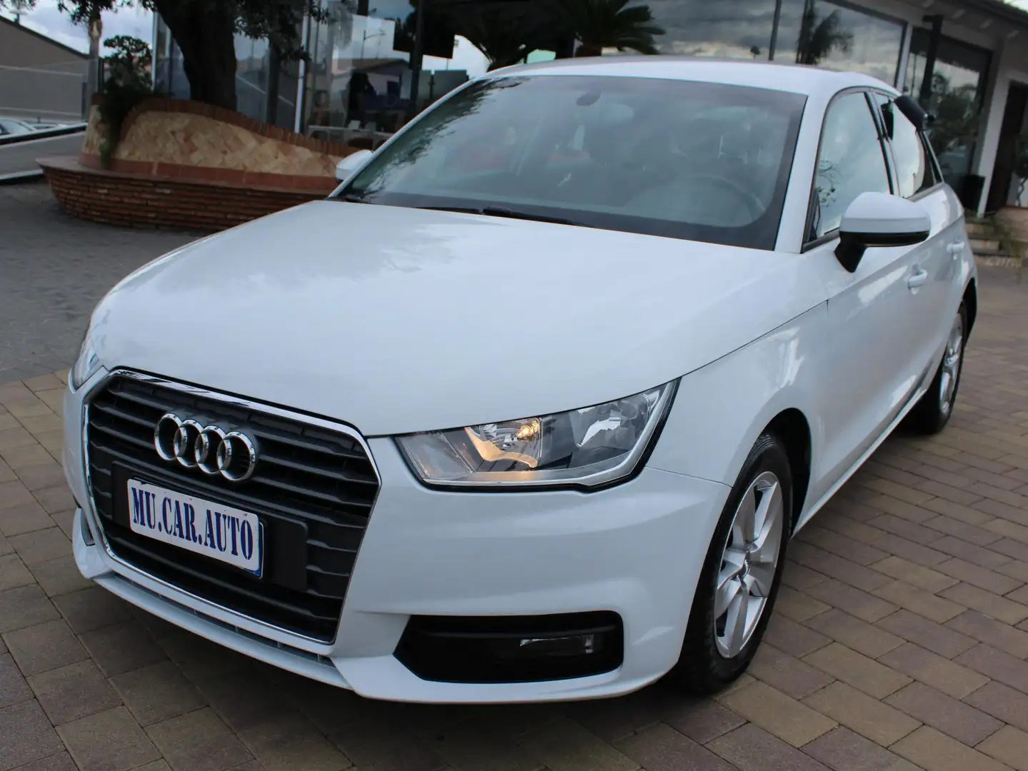 Audi A1 A1 Sportback 1.6 tdi Admired 90cv Bianco - 1