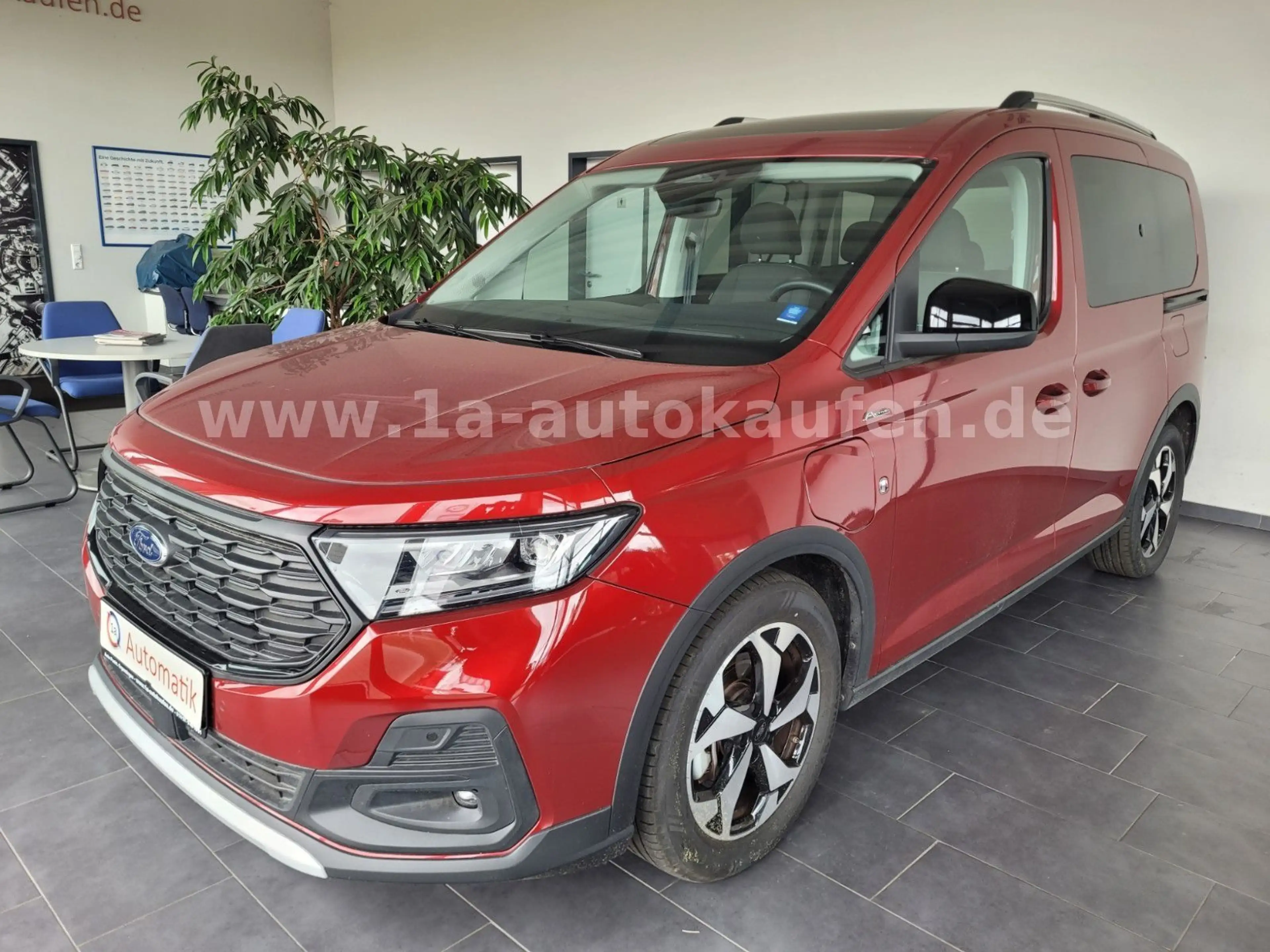 Ford Tourneo Connect L1 Plug-in Hybrid Active m. AHK — photo 2