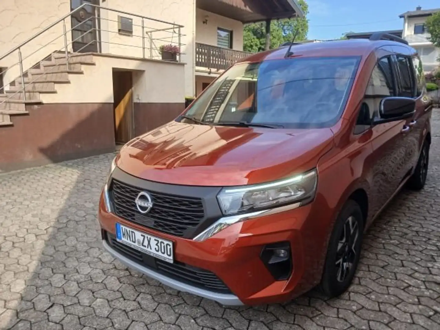 Nissan Townstar 1.3 DIG-T Kombi L1 Tekna Navi Rückfahrk Rot - 2
