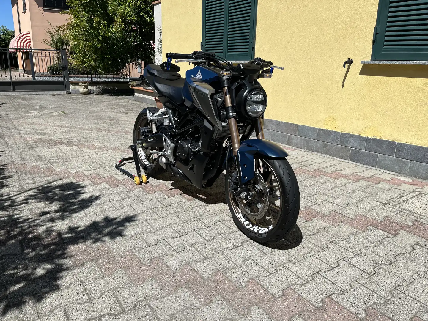 Honda CB 125 R ABS + PIRELLI DIABLO ROSSO 90% - 2