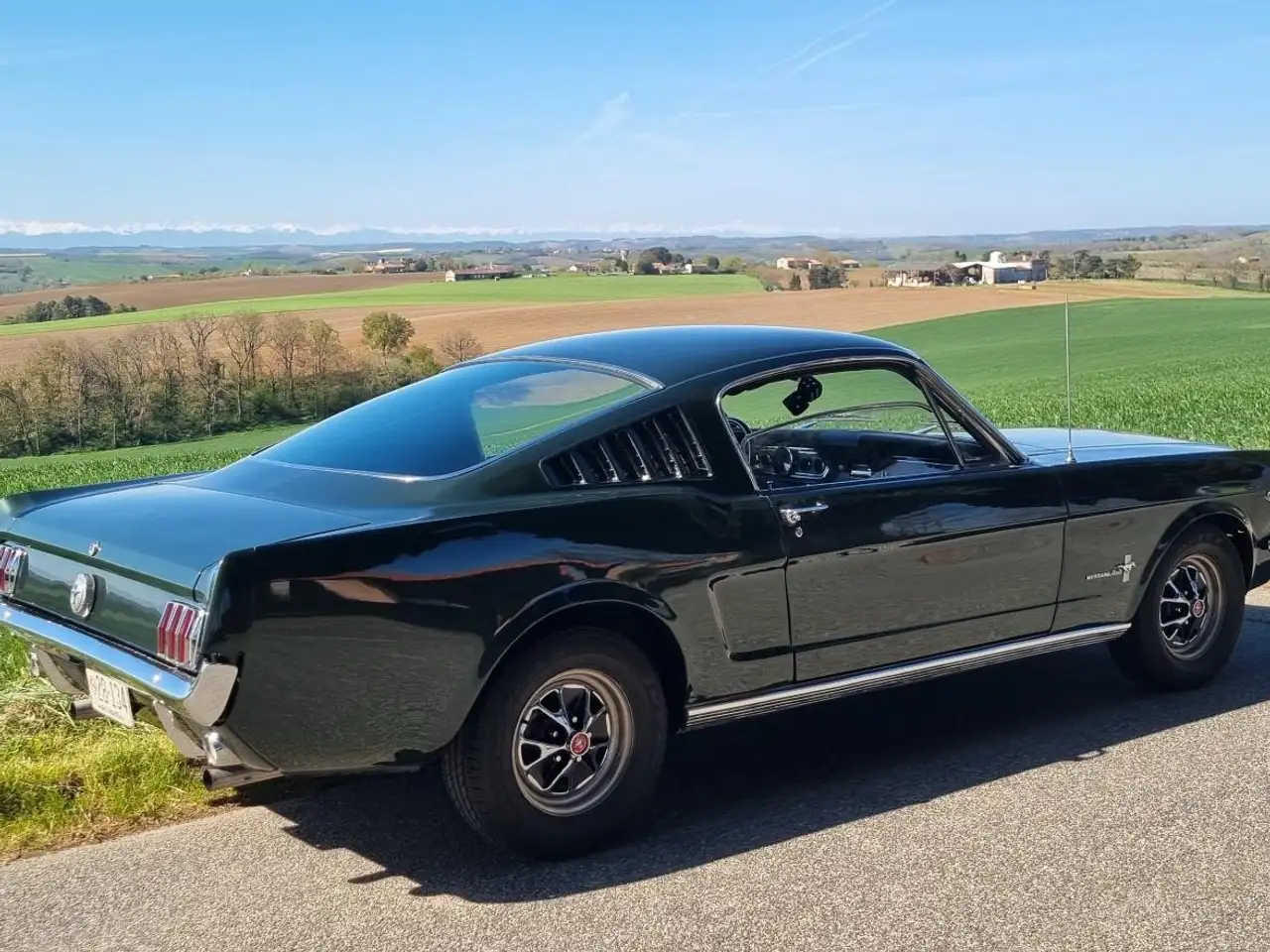 Ford Mustang FASTBACK, foto 2