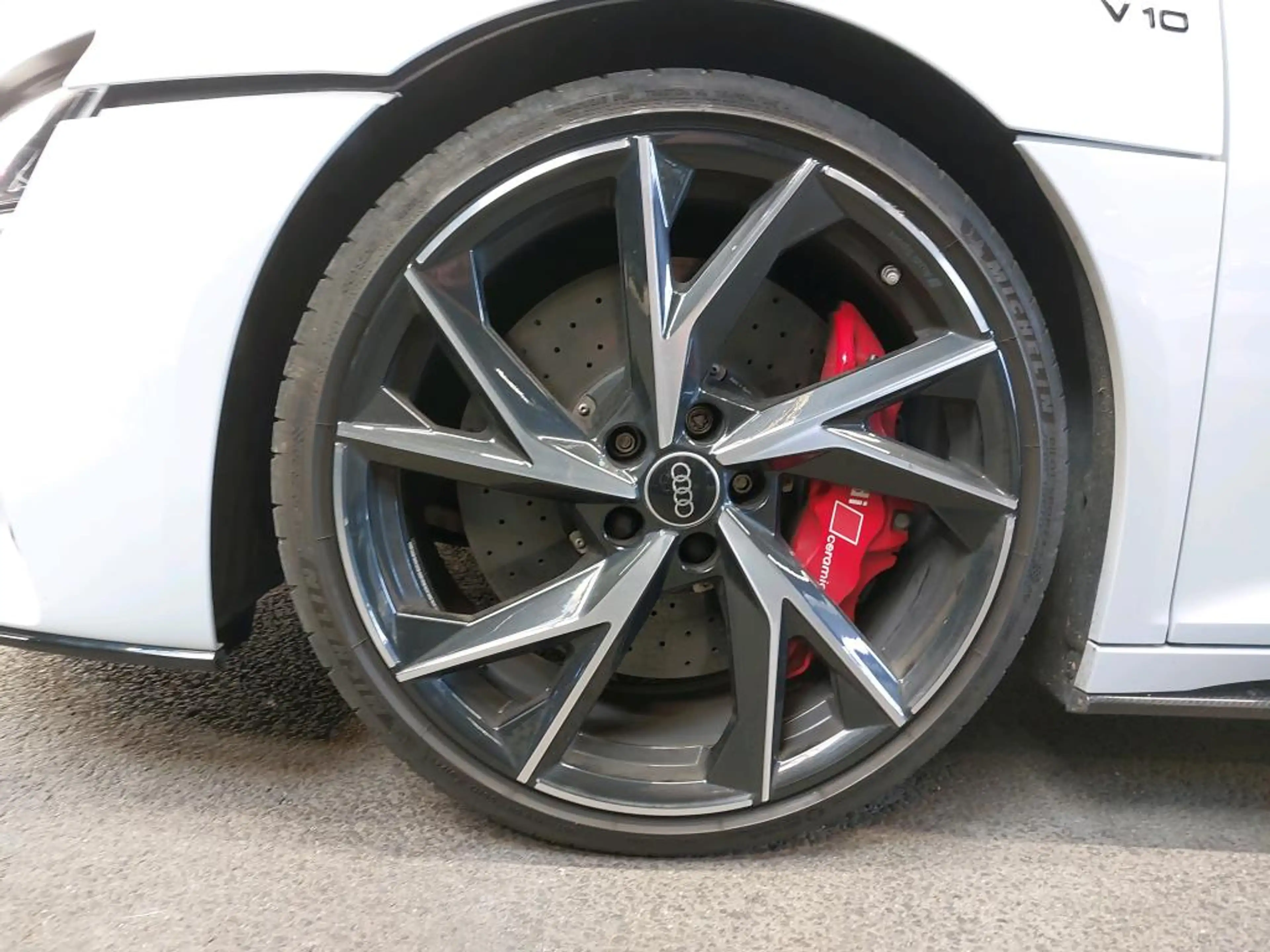 Audi R8 performance Coupe quattro — photo 8
