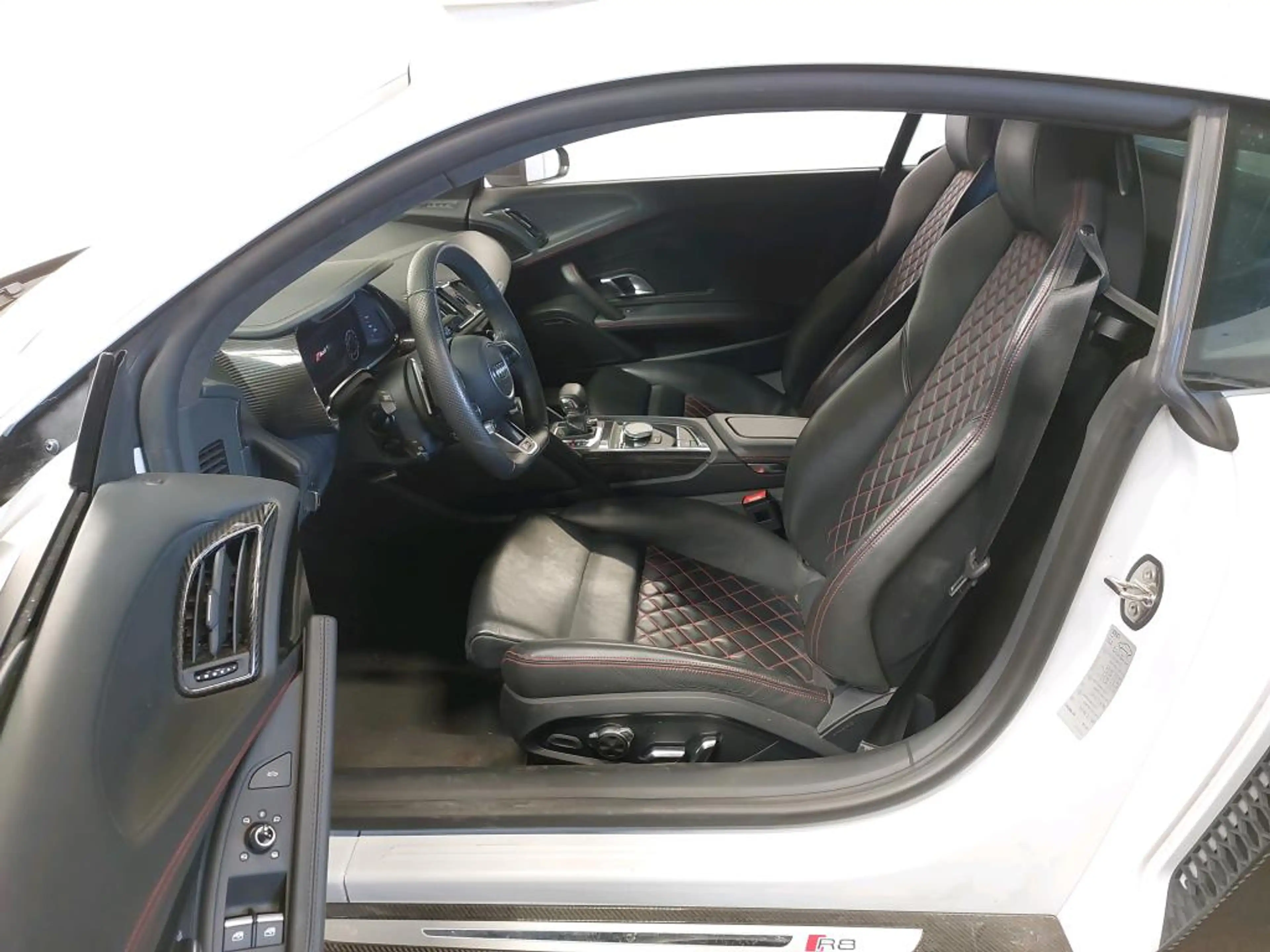 Audi R8 performance Coupe quattro — photo 7