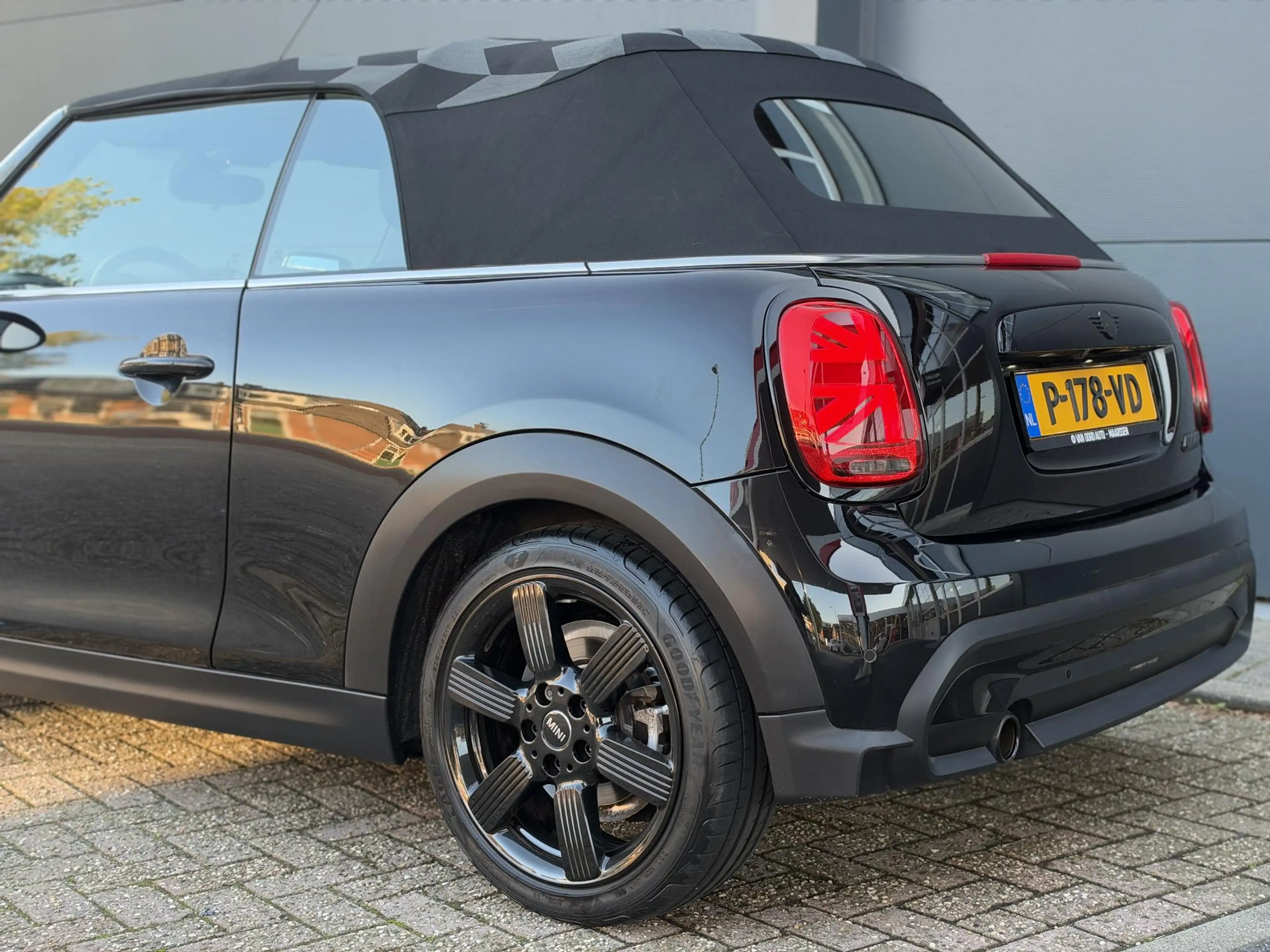 MINI Cooper Cabrio 1.5 Sidewalk Edition / 100% Onderhoud — photo 21